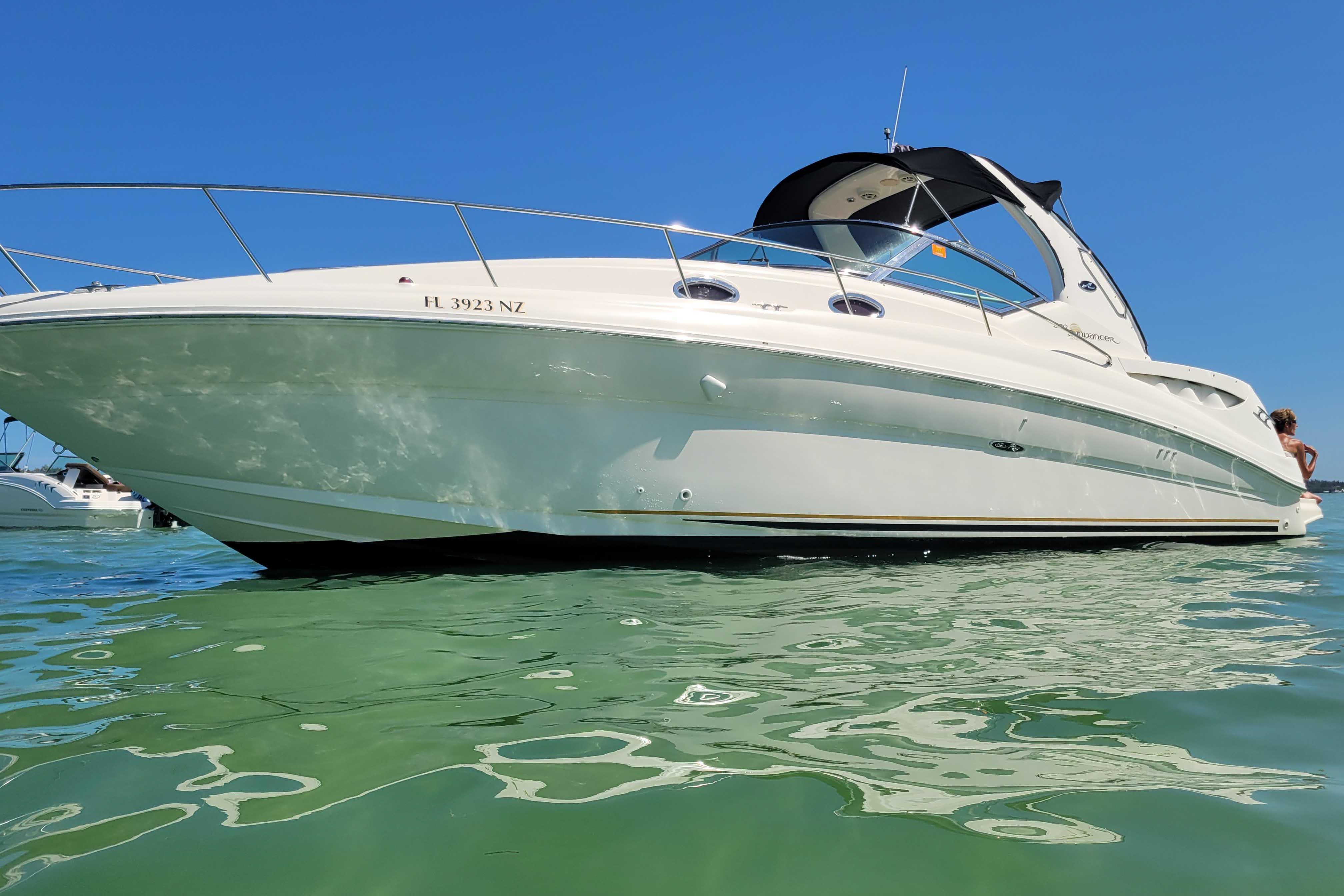 Sea Ray Sundancer 320