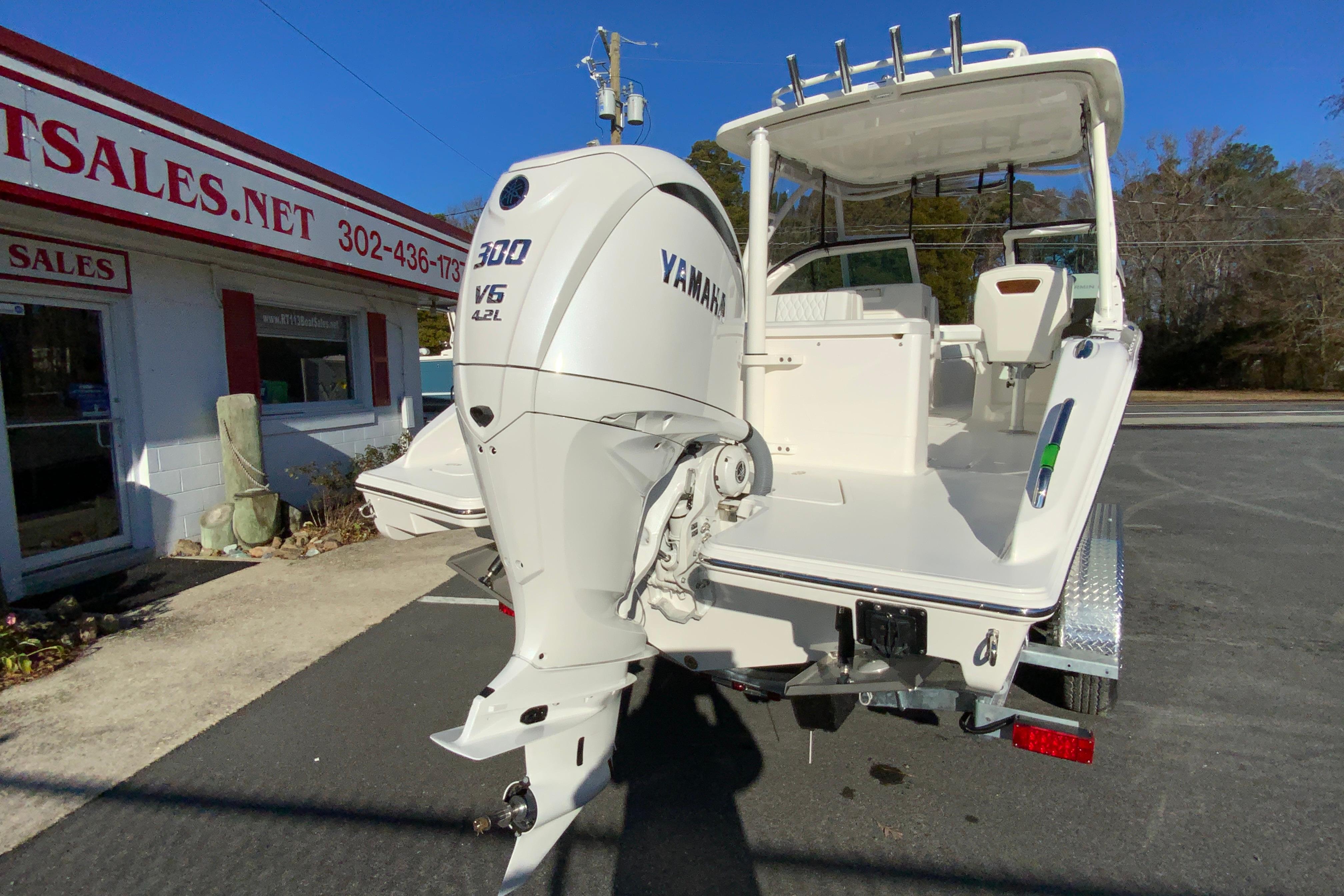 2026 Pursuit DC 246 Dual Console-9