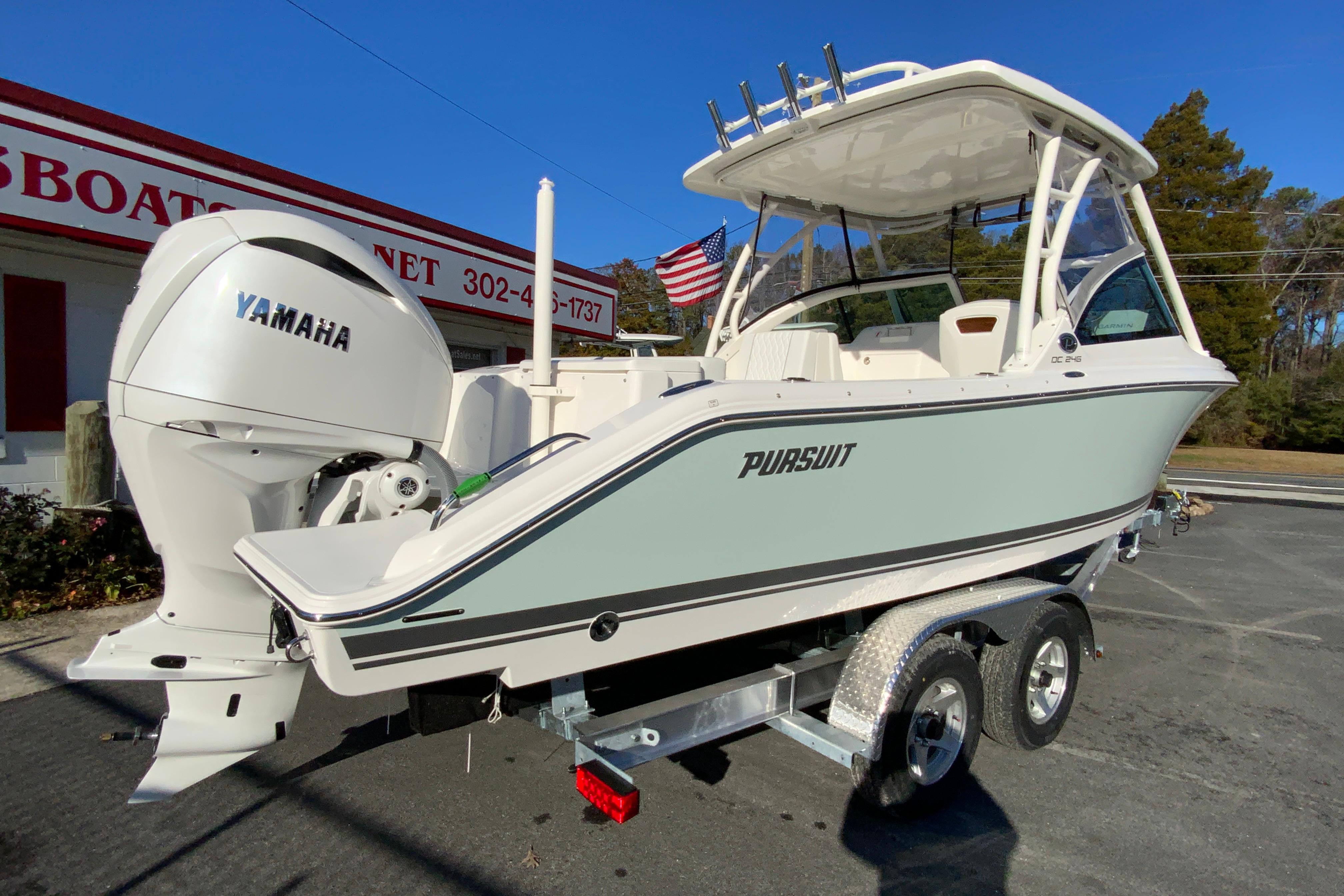 2026 Pursuit DC 246 Dual Console-10