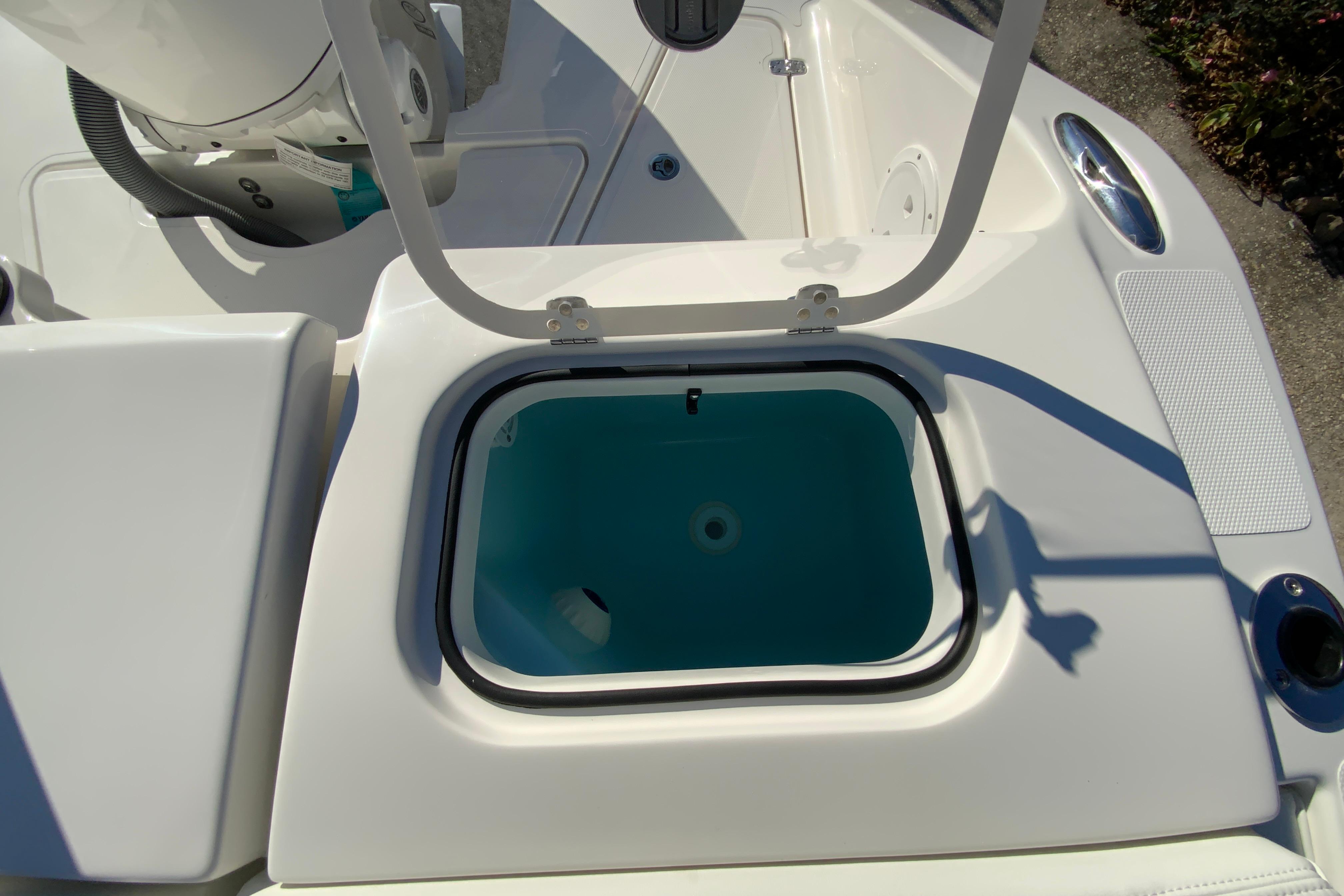 2026 Pursuit DC 246 Dual Console-19