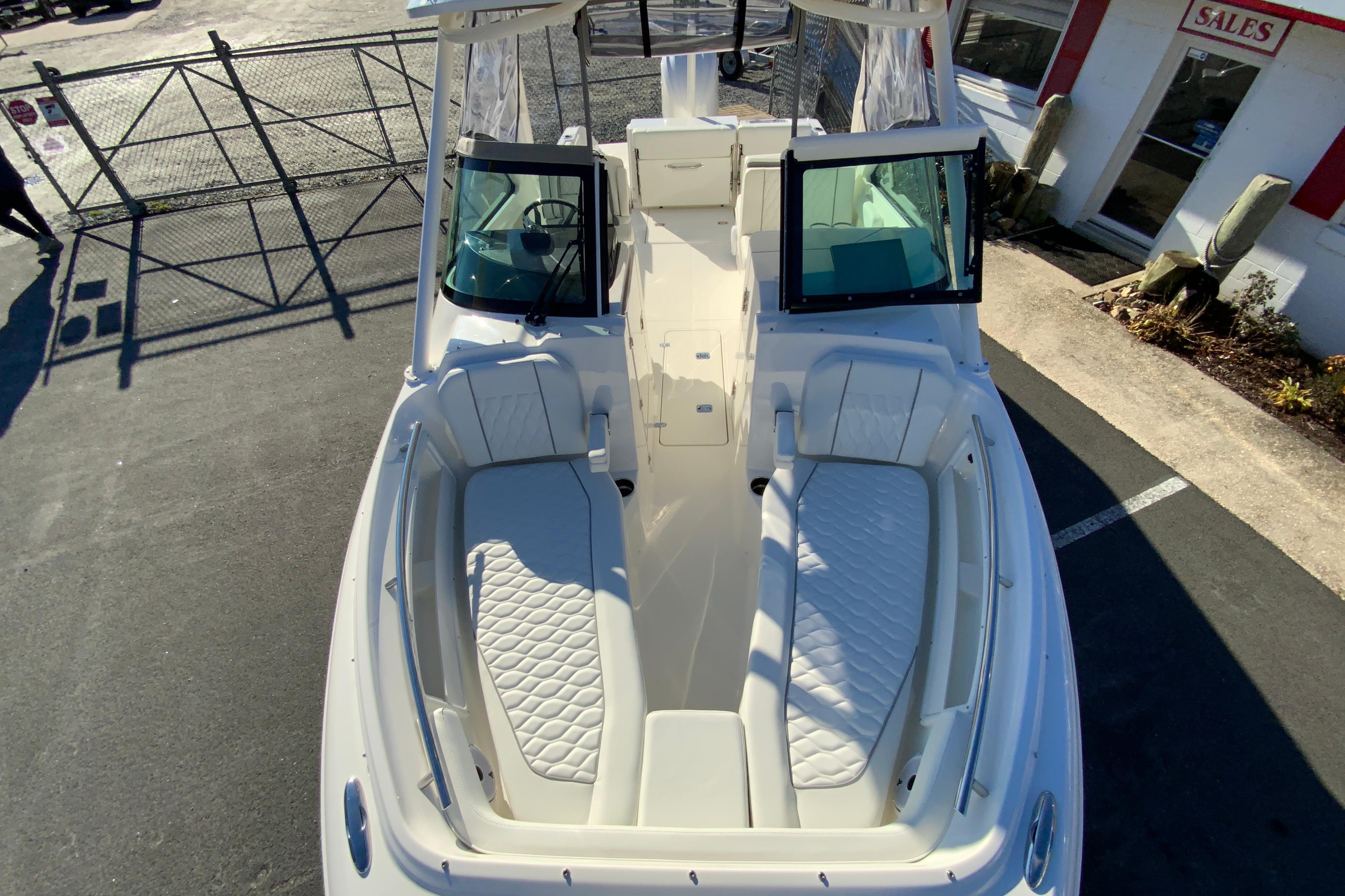 2026 Pursuit DC 246 Dual Console-30