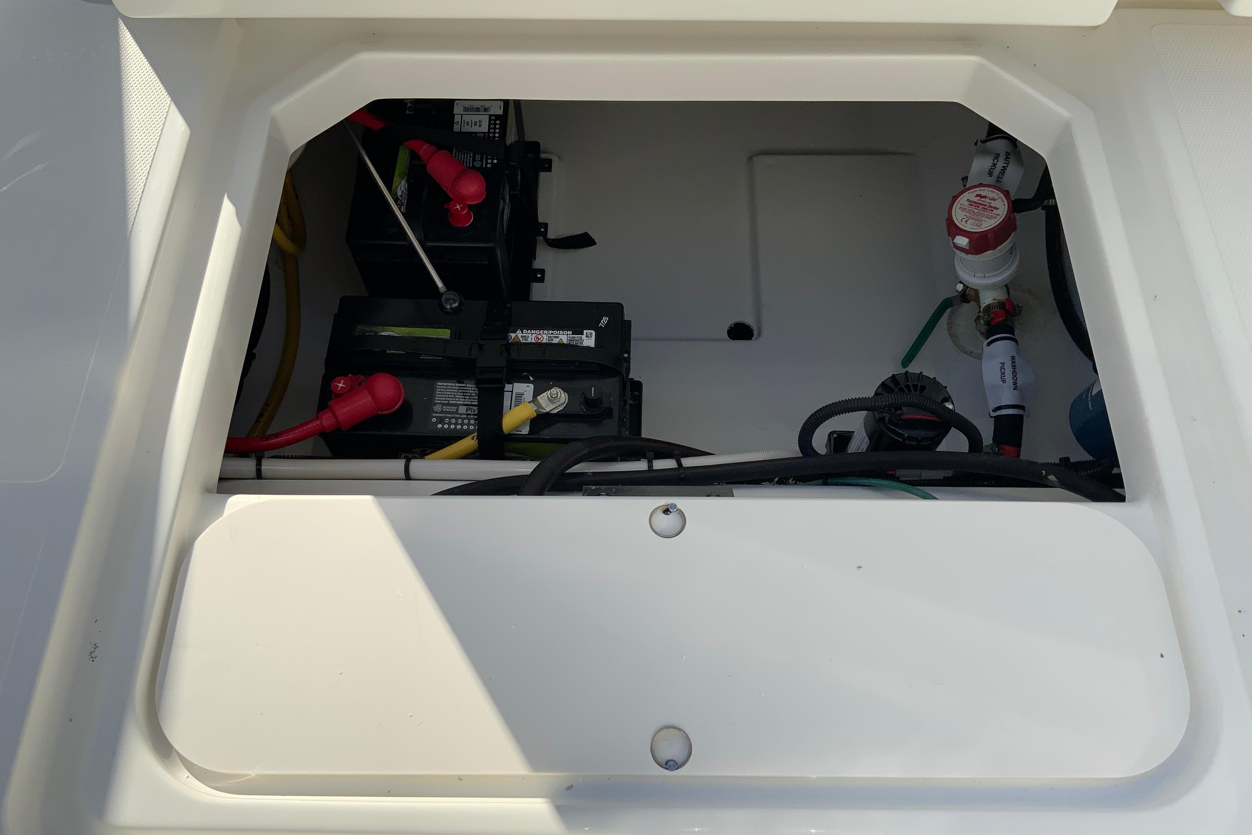 2026 Pursuit DC 246 Dual Console-33