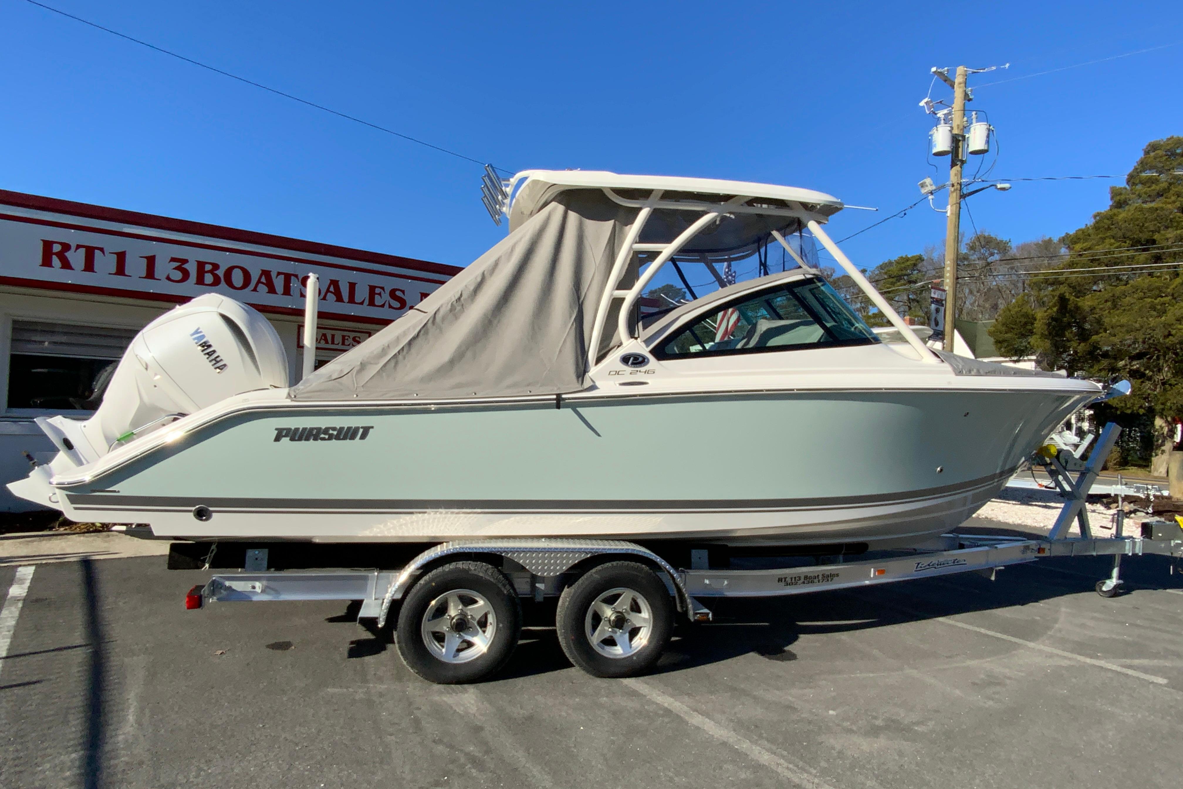 2026 Pursuit DC 246 Dual Console-43