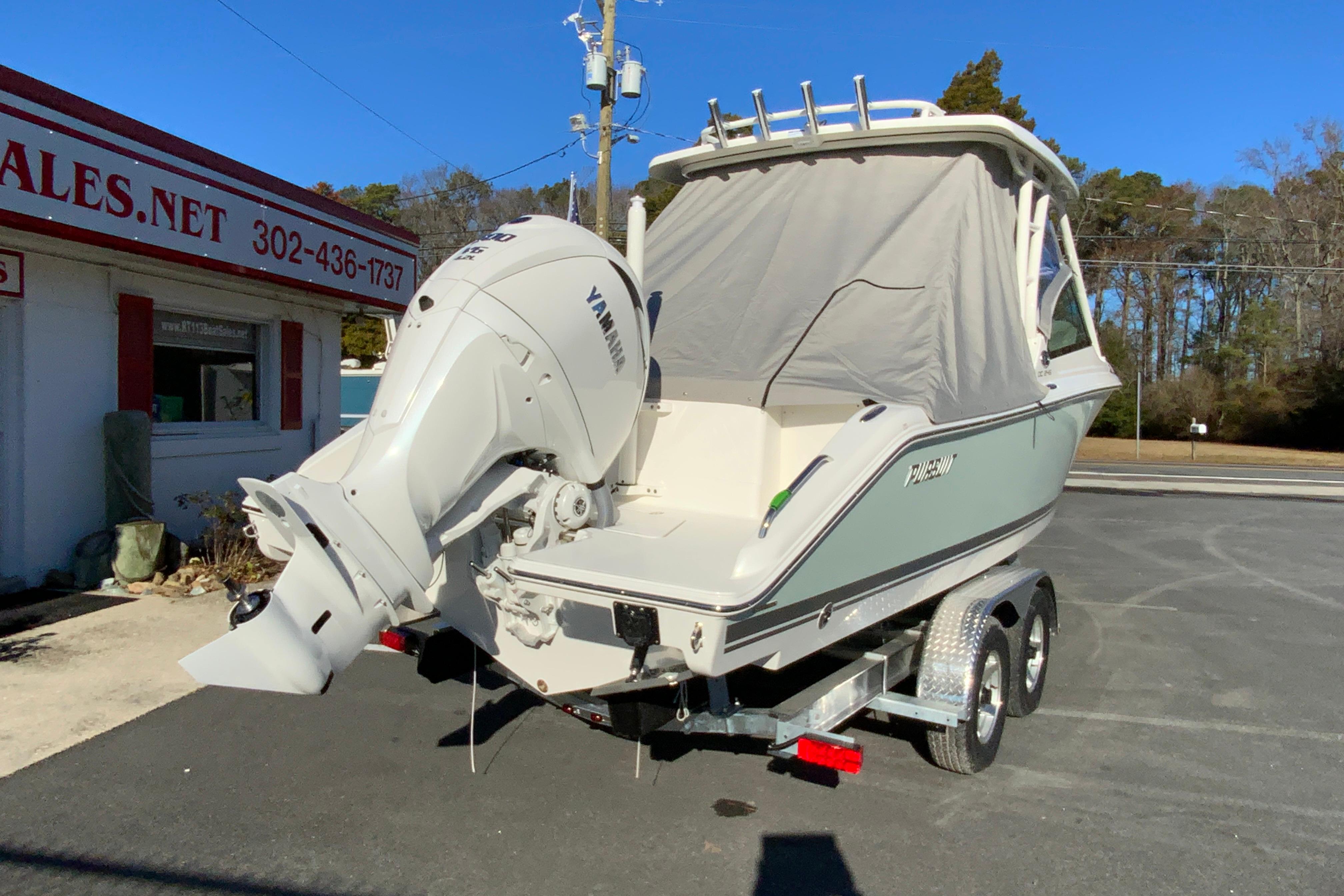 2026 Pursuit DC 246 Dual Console-44