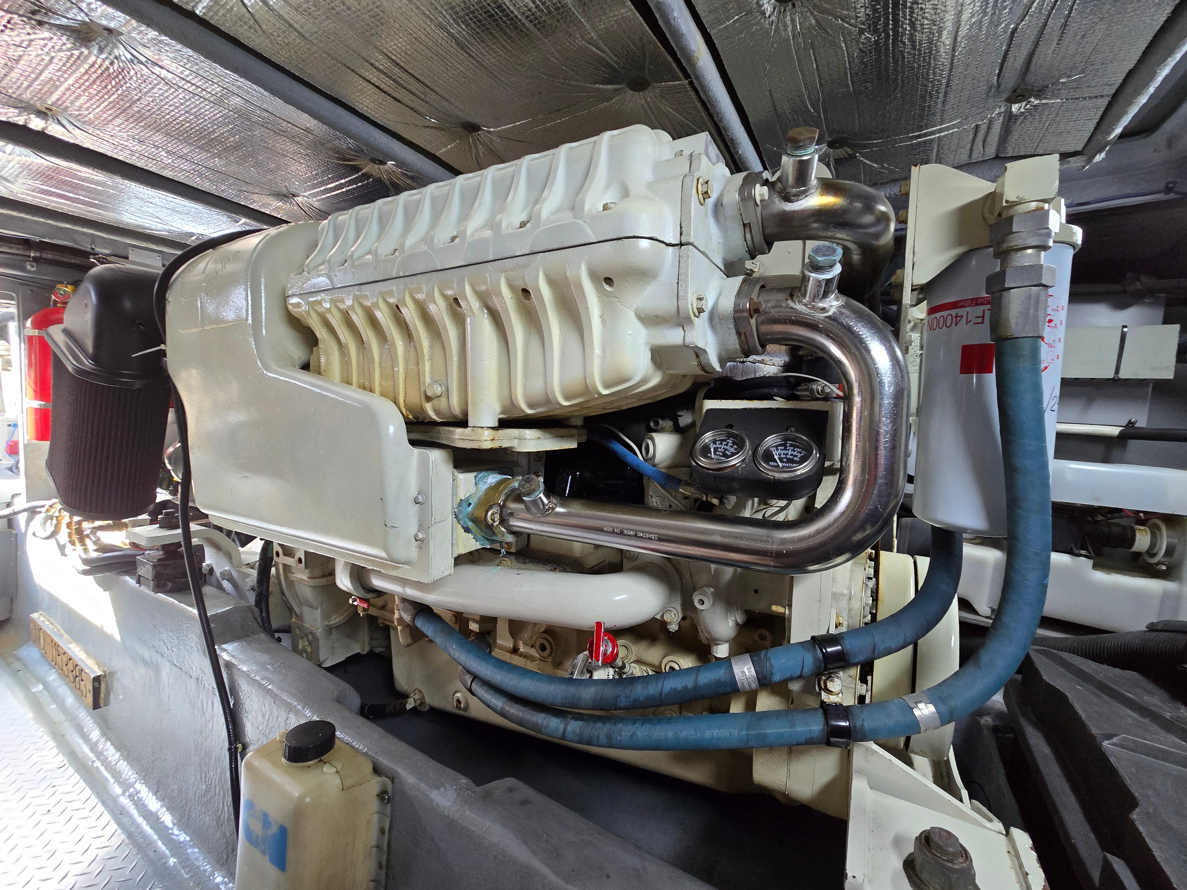 2002-sea-ray-480-sedan-bridge-power-9778901-20250501105607126-1_XLARGE