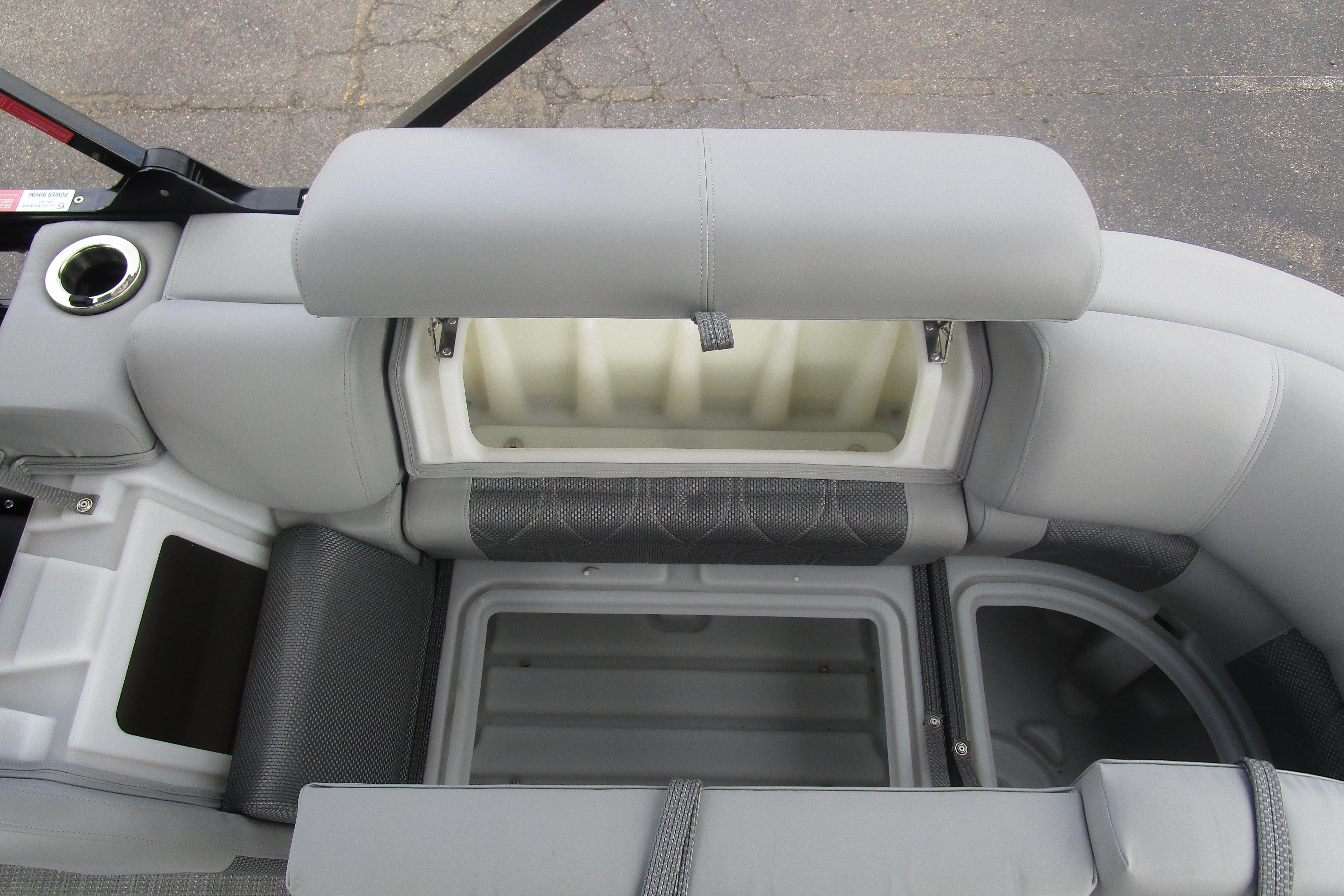 2025 Regency 230 LE3 Gallery