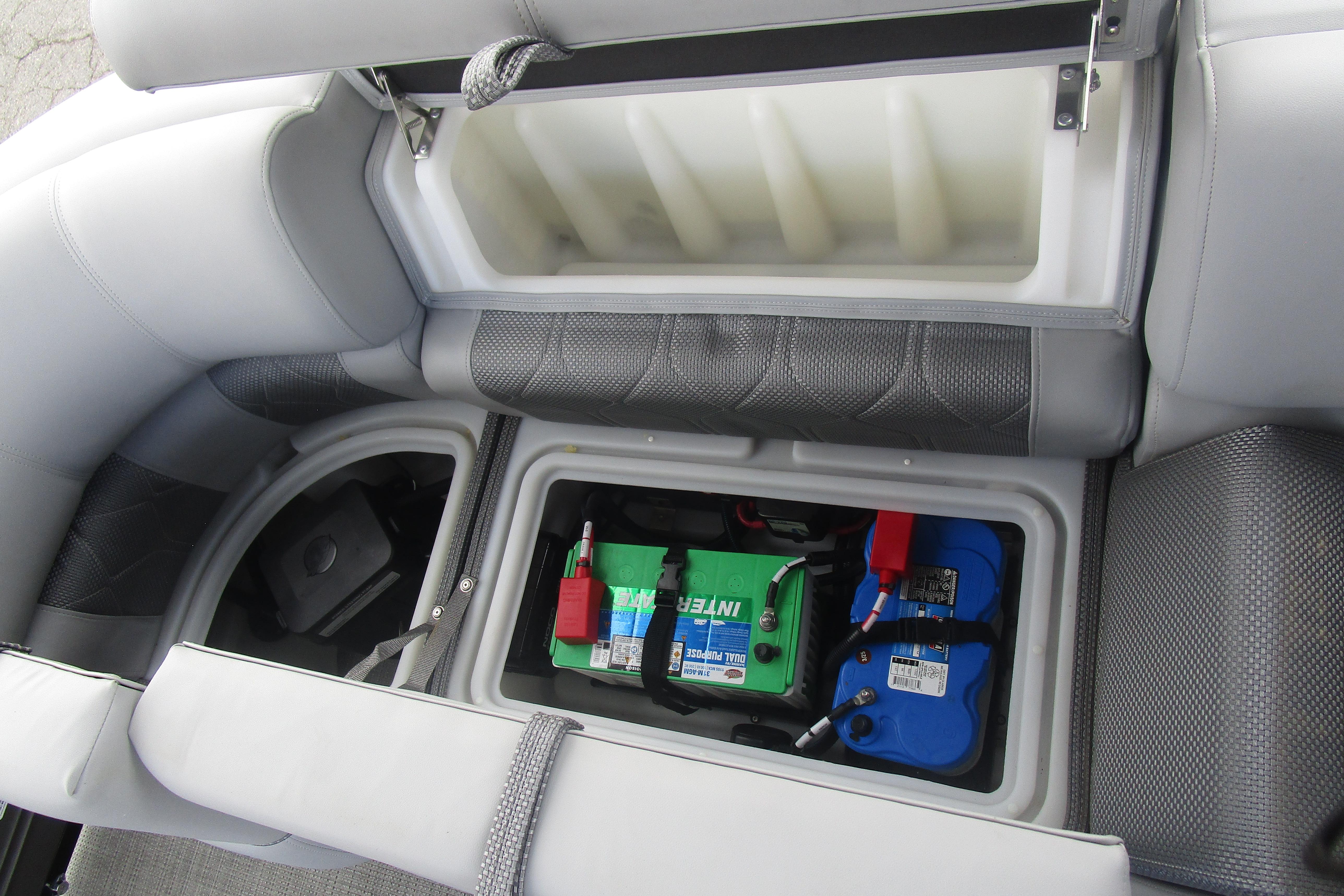 2025 Regency 230 LE3 Gallery