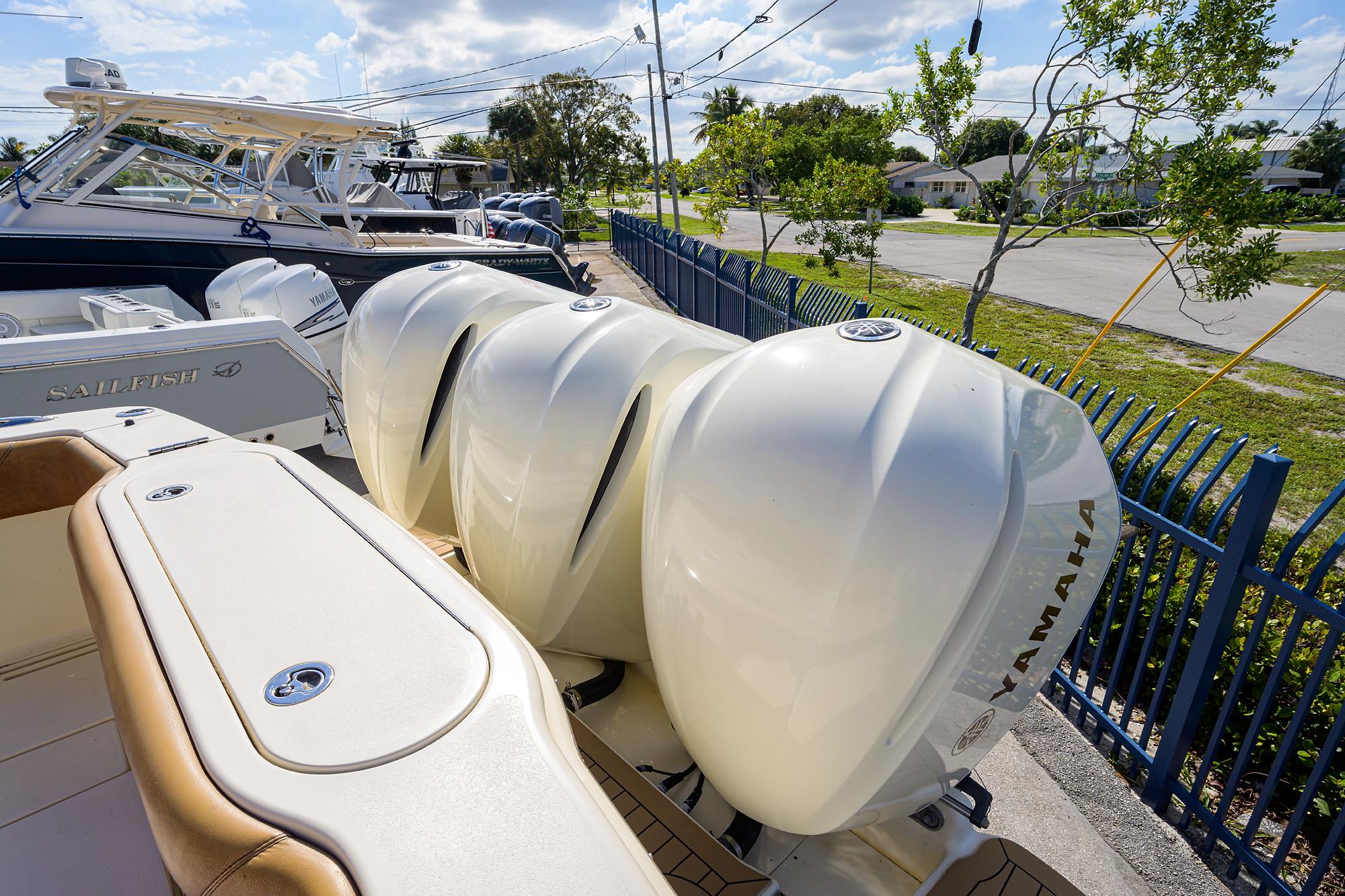 2015 Scout 35 LXF Engines