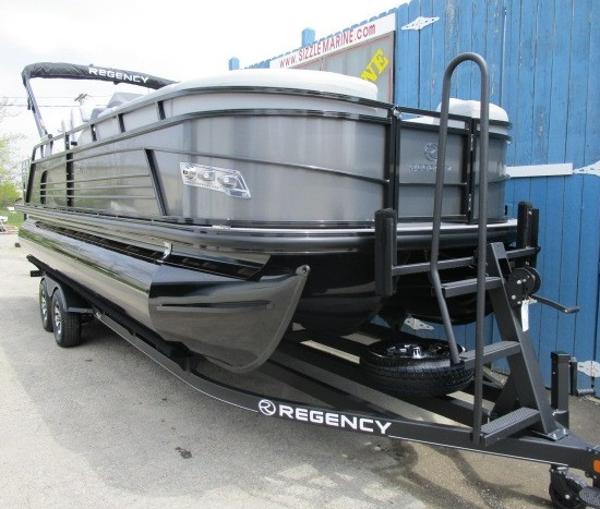 2021 Regency boat for sale, model of the boat is 230 LE3 Sport & Image # 2 of 85