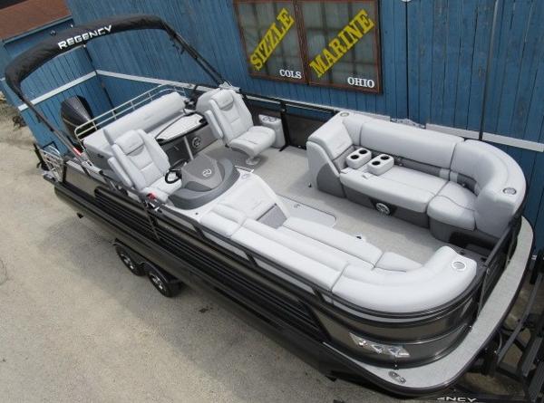 2021 Regency boat for sale, model of the boat is 230 LE3 Sport & Image # 4 of 85
