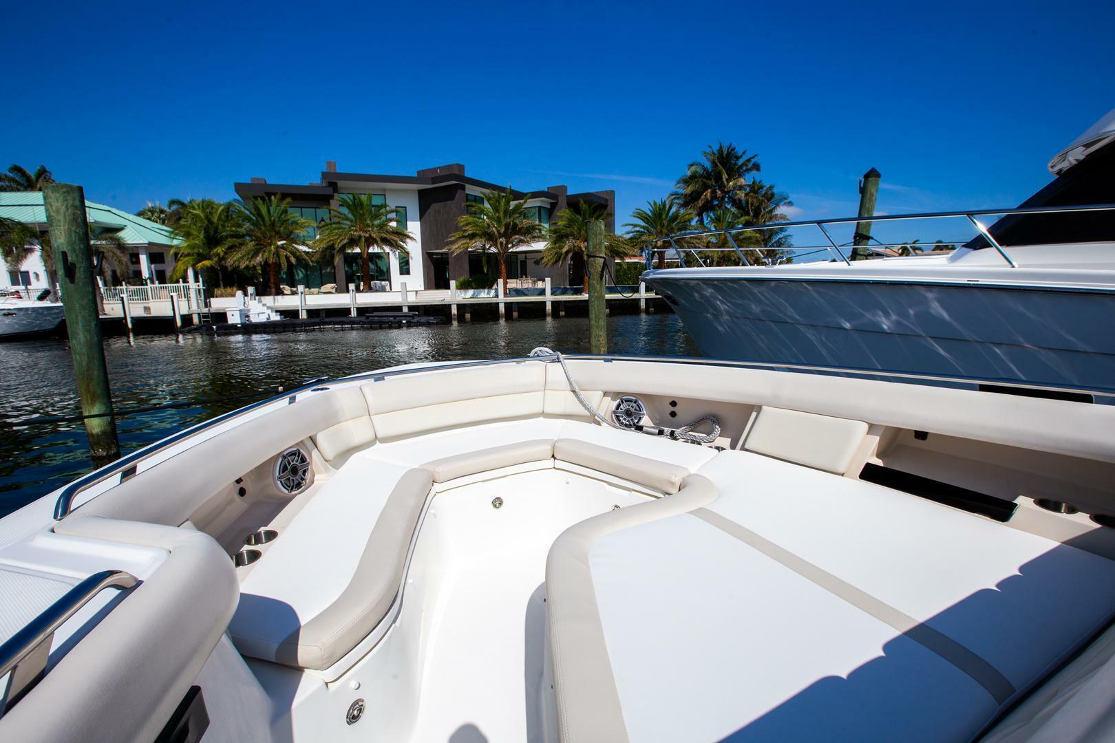 2019-boston-whaler-380-realm-power-9788917-20250509141004153-1_XLARGE