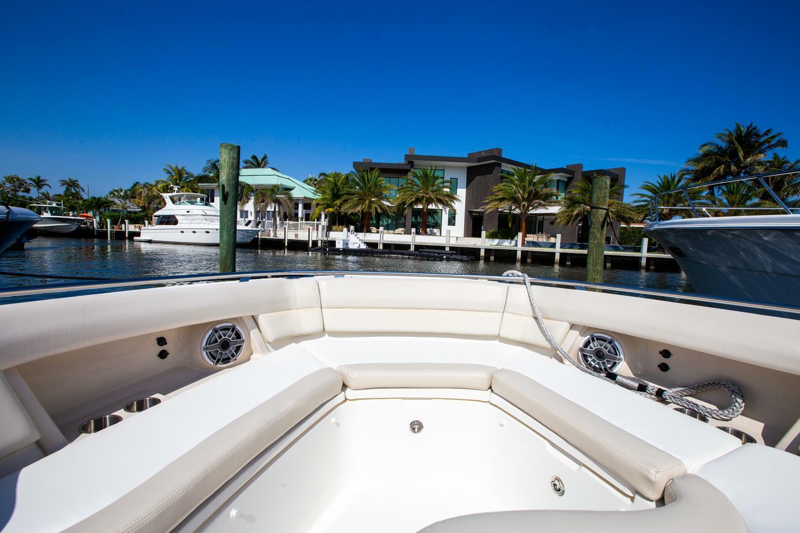 2019-boston-whaler-380-realm-power-9788917-20250509141007740-1_XLARGE