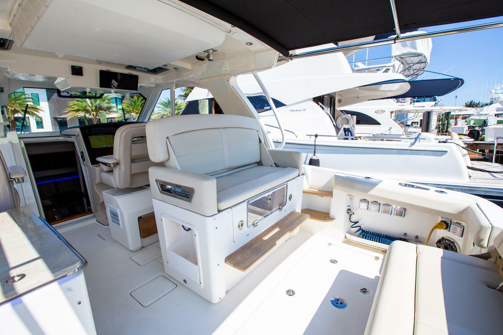 2019-boston-whaler-380-realm-power-9788917-20250509141035427-1_XLARGE