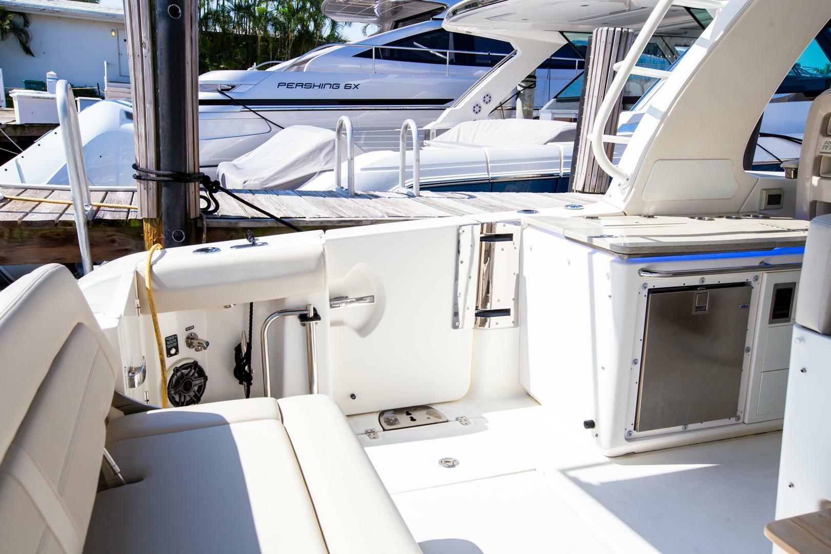 2019-boston-whaler-380-realm-power-9788917-20250509141038065-1_XLARGE