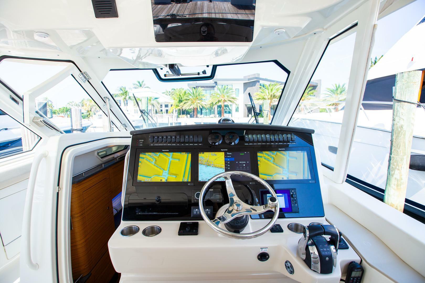 2019-boston-whaler-380-realm-power-9788917-20250509141057162-1_XLARGE