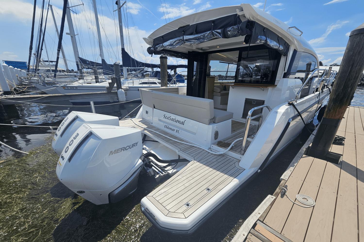 2023 Sealine c335v