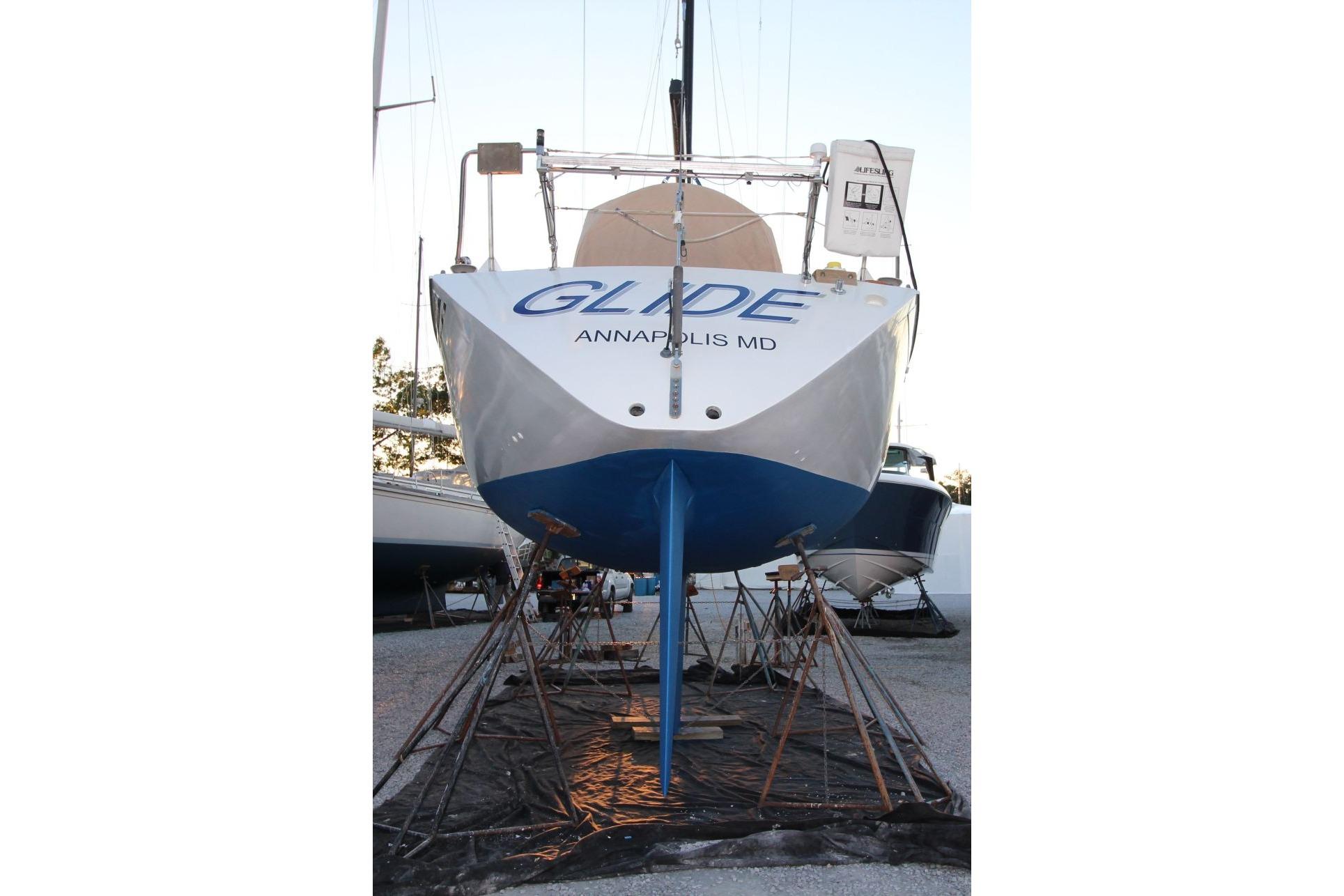 M 10451 CF Knot 10 Yacht Sales M 10451 CF Knot 10 Yacht Sales