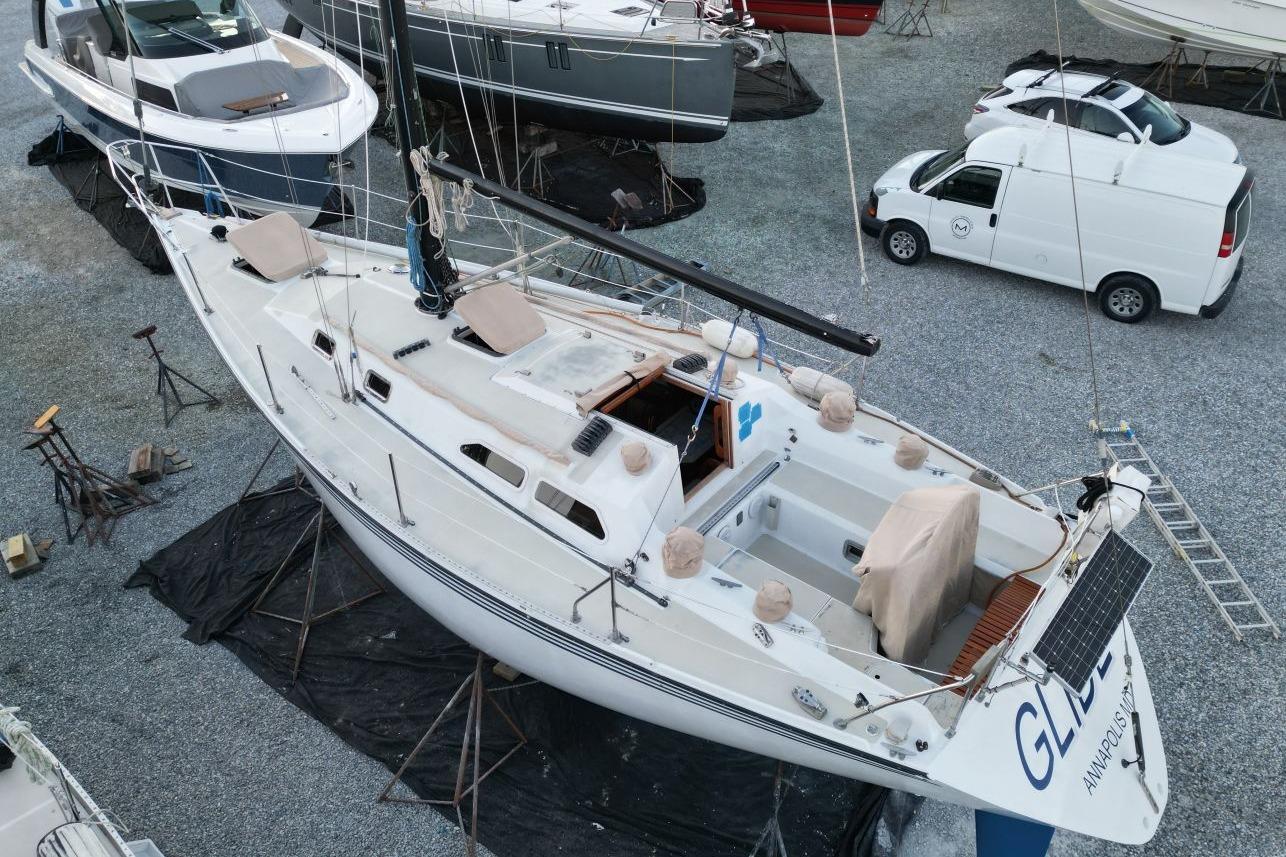 M 10451 CF Knot 10 Yacht Sales M 10451 CF Knot 10 Yacht Sales