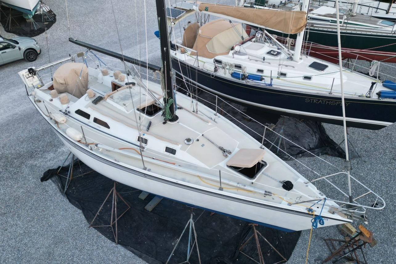 M 10451 CF Knot 10 Yacht Sales M 10451 CF Knot 10 Yacht Sales