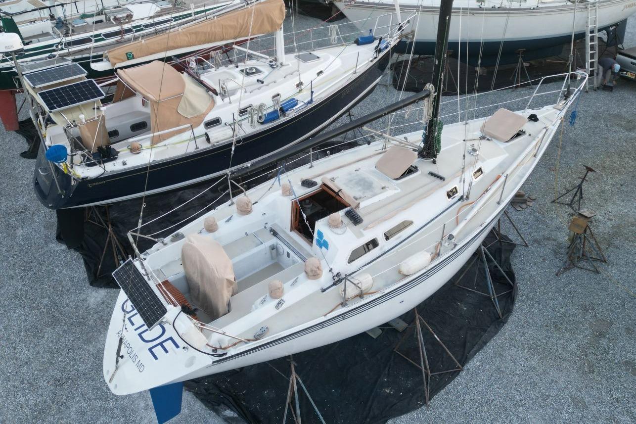 M 10451 CF Knot 10 Yacht Sales M 10451 CF Knot 10 Yacht Sales