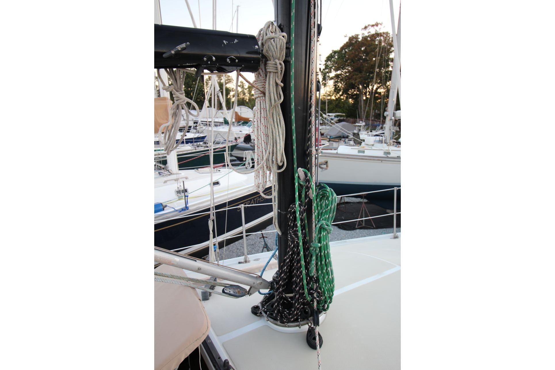 M 10451 CF Knot 10 Yacht Sales M 10451 CF Knot 10 Yacht Sales