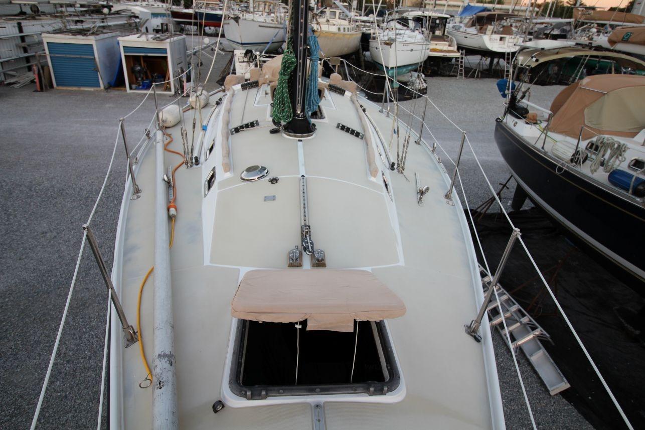 M 10451 CF Knot 10 Yacht Sales M 10451 CF Knot 10 Yacht Sales