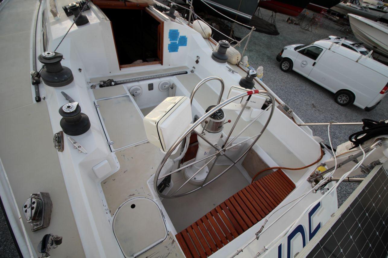 M 10451 CF Knot 10 Yacht Sales M 10451 CF Knot 10 Yacht Sales