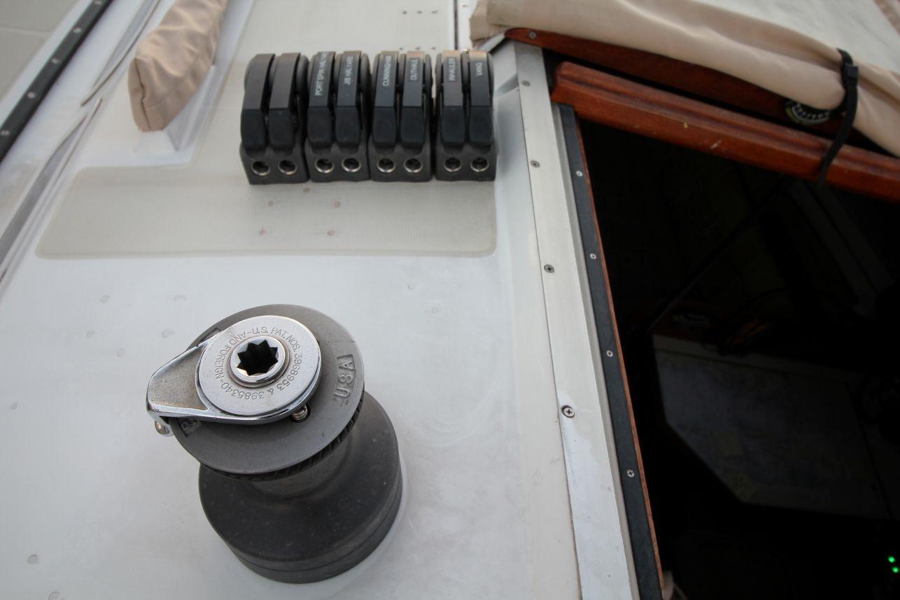 M 10451 CF Knot 10 Yacht Sales M 10451 CF Knot 10 Yacht Sales