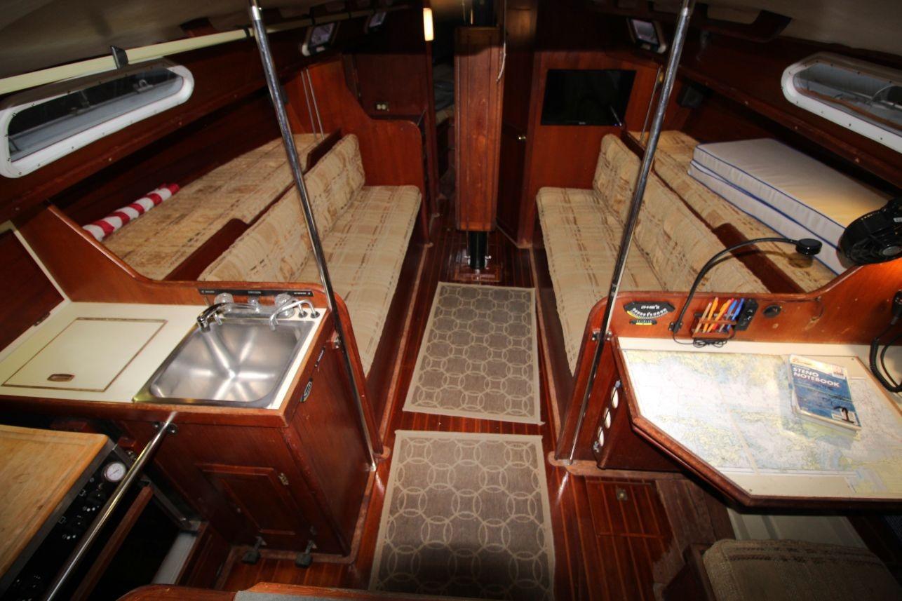 M 10451 CF Knot 10 Yacht Sales M 10451 CF Knot 10 Yacht Sales