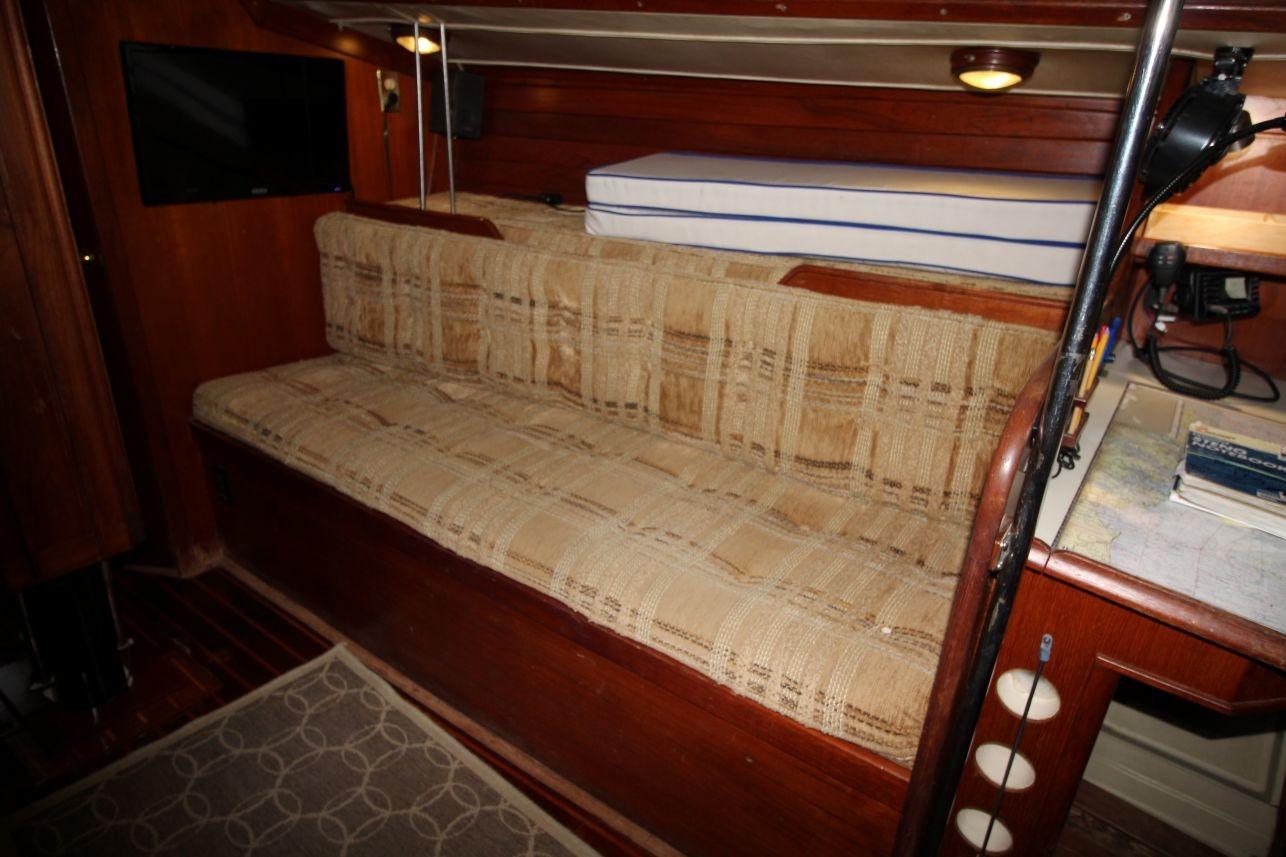 M 10451 CF Knot 10 Yacht Sales M 10451 CF Knot 10 Yacht Sales