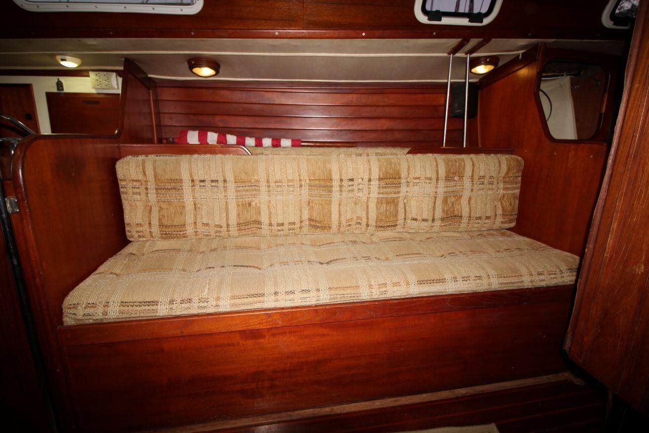 M 10451 CF Knot 10 Yacht Sales M 10451 CF Knot 10 Yacht Sales