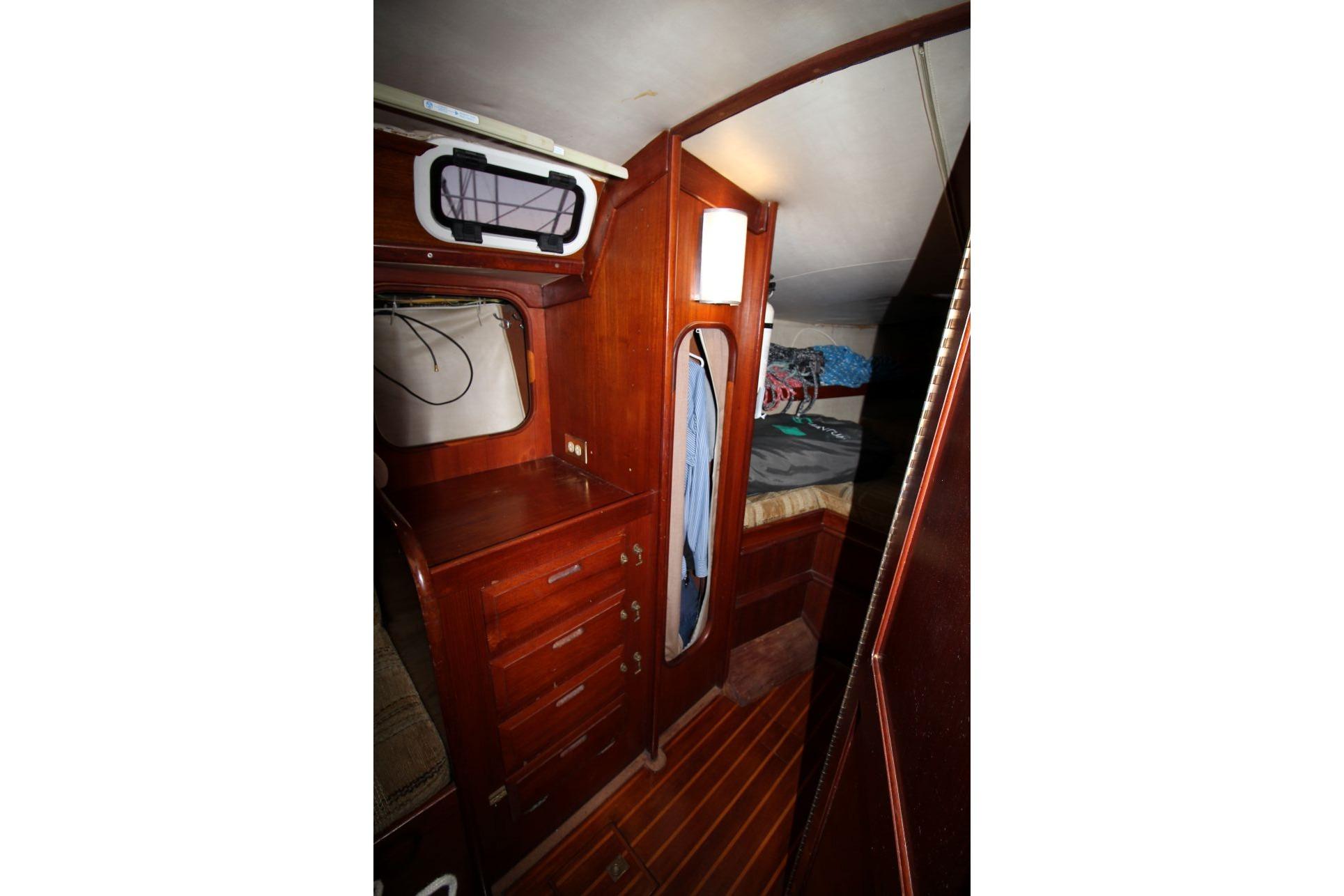 M 10451 CF Knot 10 Yacht Sales M 10451 CF Knot 10 Yacht Sales