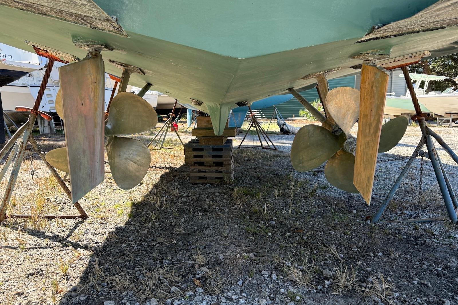 SC 10491 KM Knot 10 Yacht Sales SC 10491 KM Knot 10 Yacht Sales