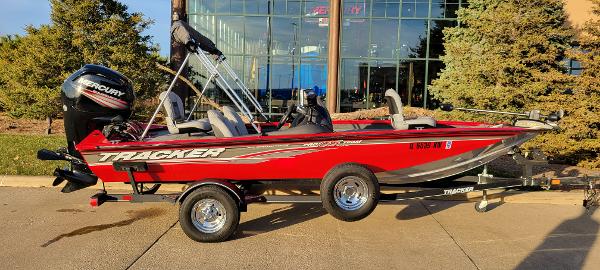 2018 Tracker Boats boat for sale, model of the boat is PT175TXW & Image # 1 of 3
