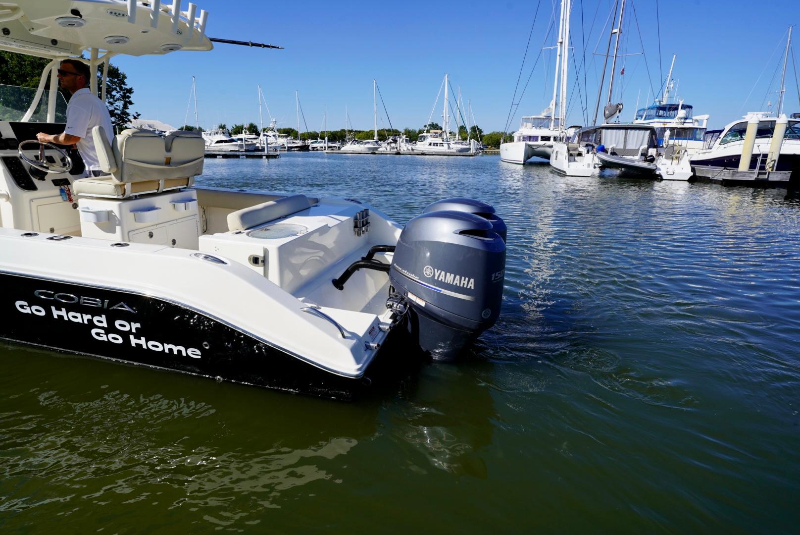 2014 Cobia 256 Center Console