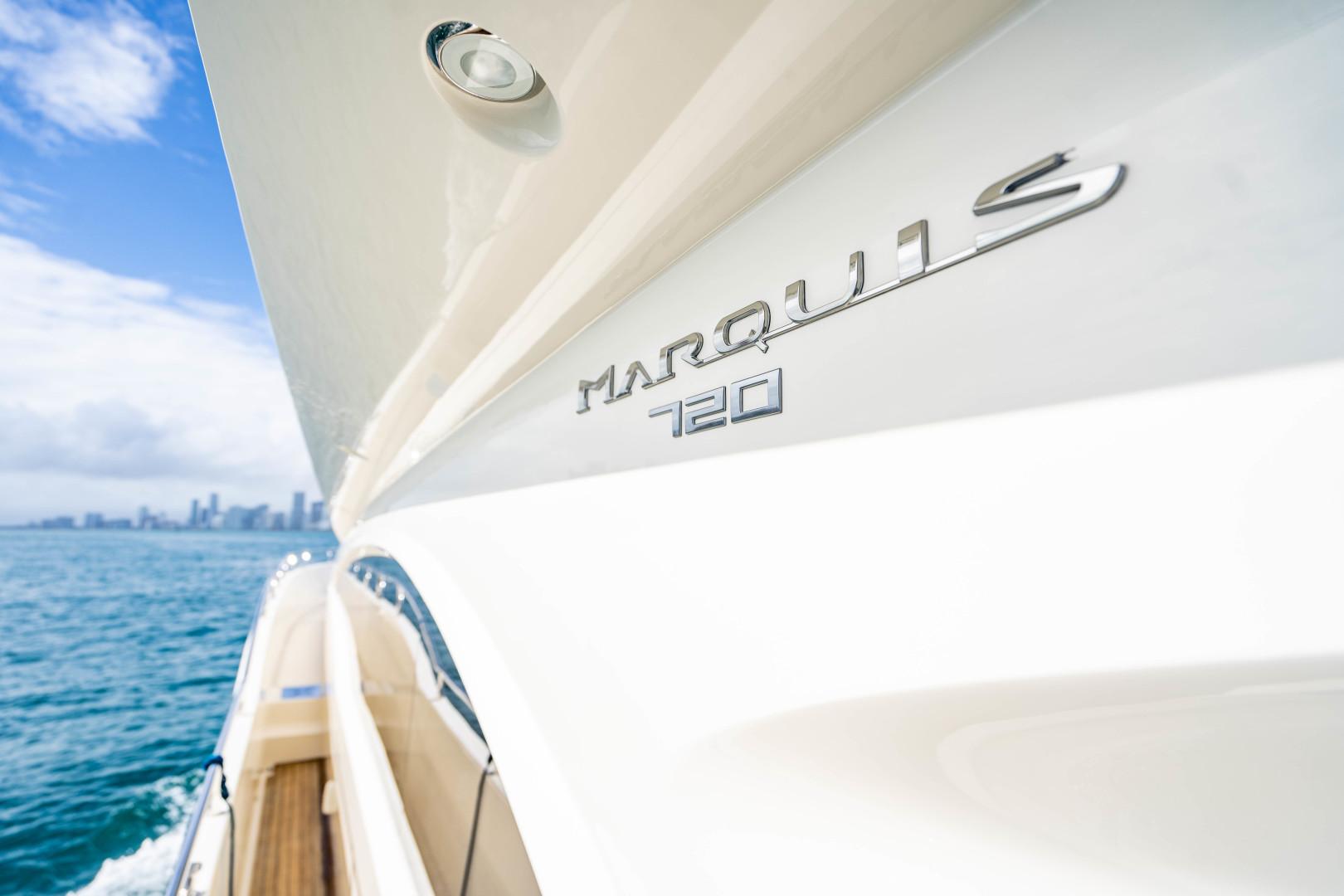 Marquis 72 - Maya - Sidedeck