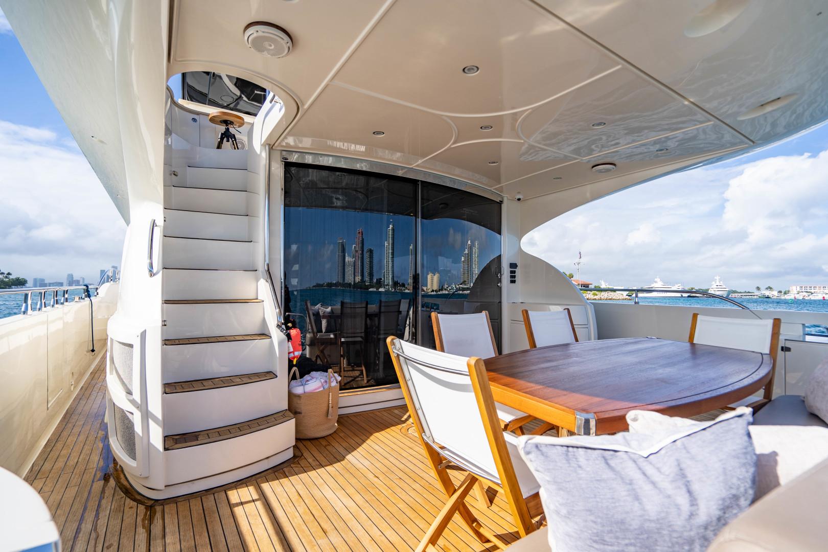 Marquis 72 - Maya - Aft deck