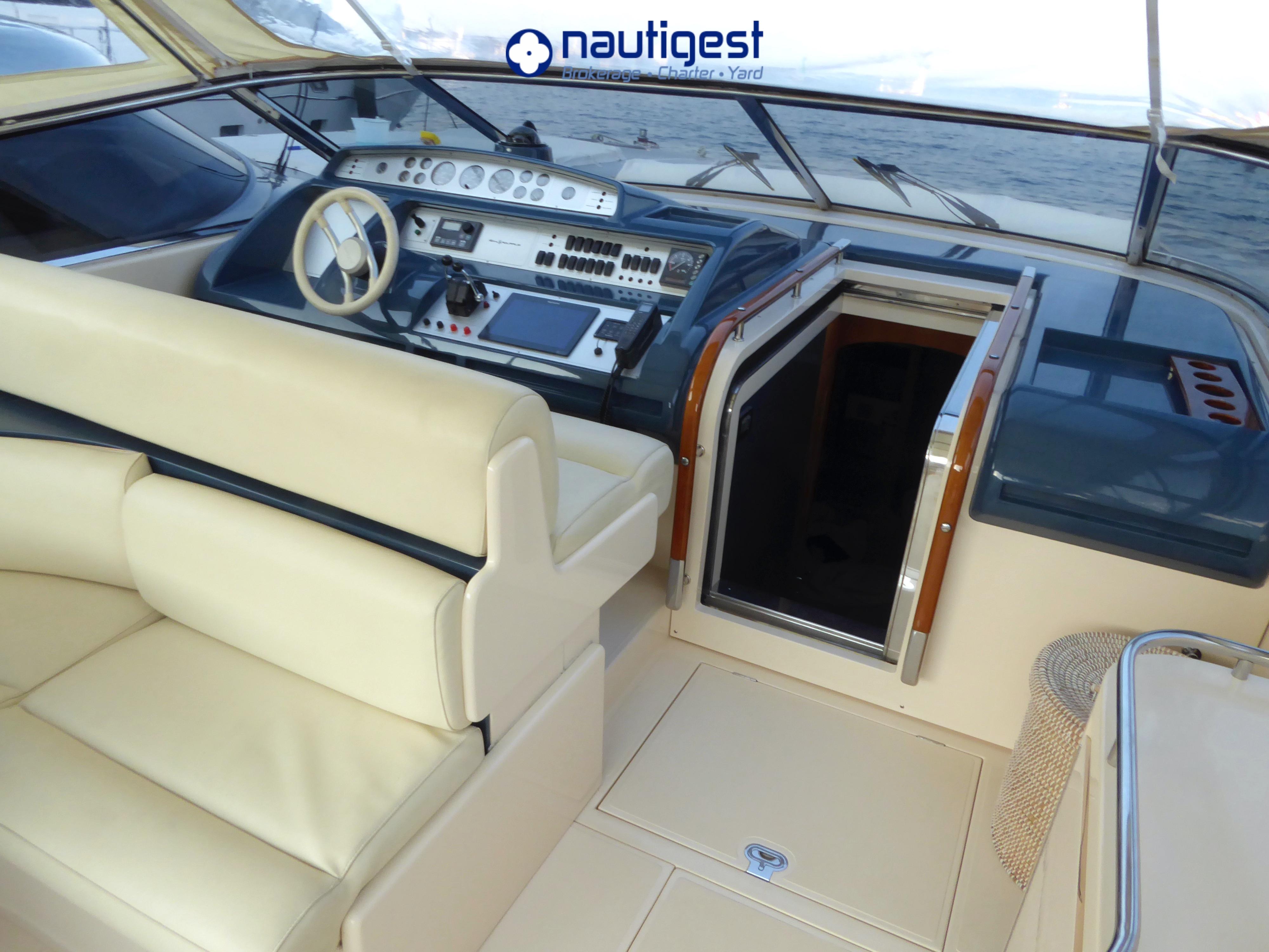 59 Riva 54 Aquarius 1997 | HMY Yachts