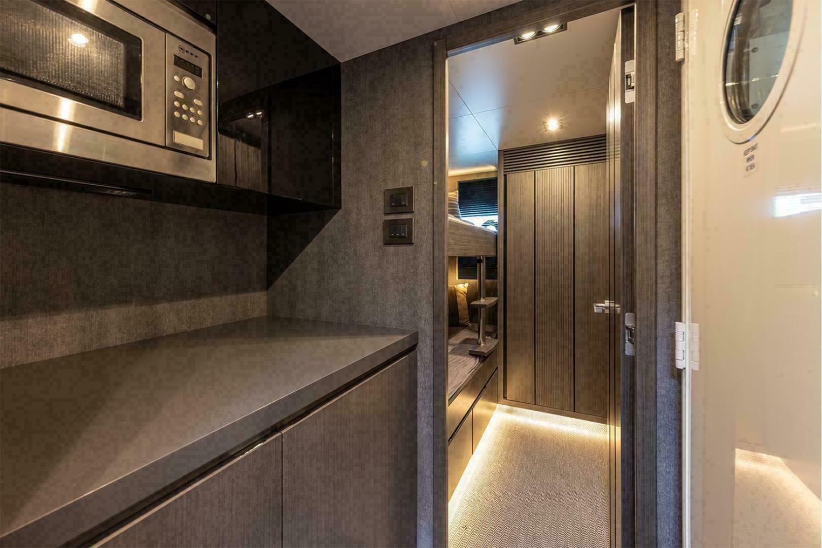 Pearl 72 Indulgence