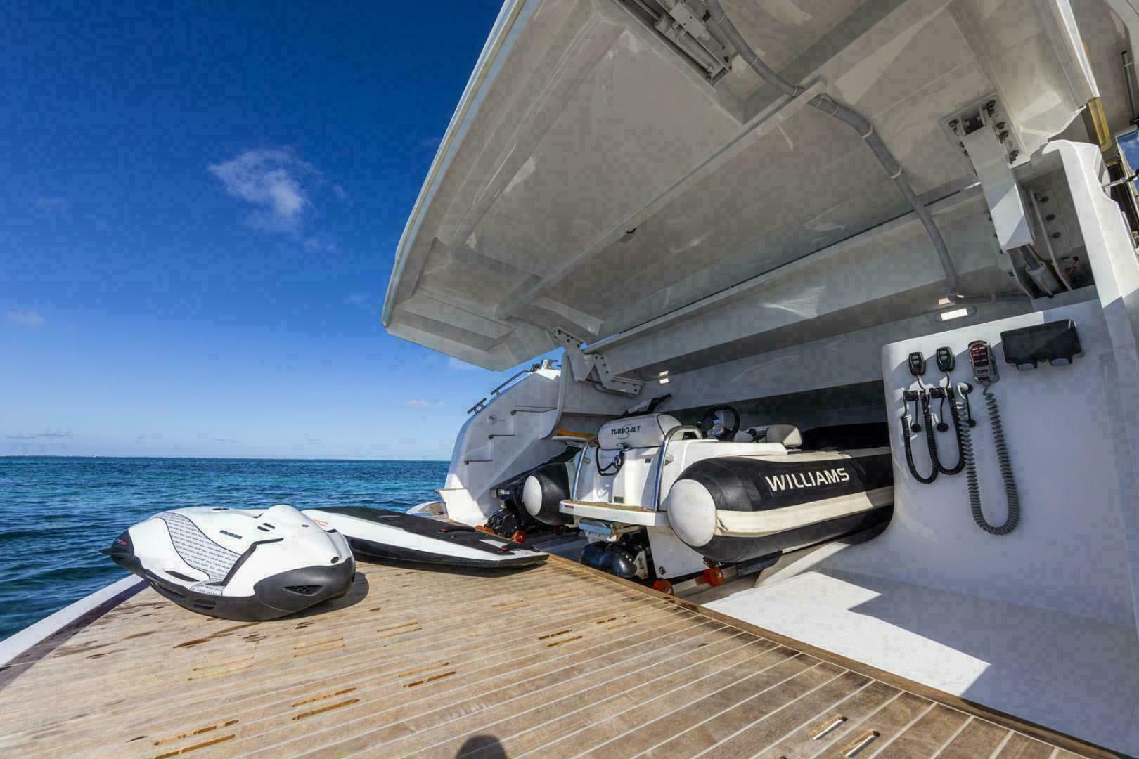 Pearl 72 Indulgence