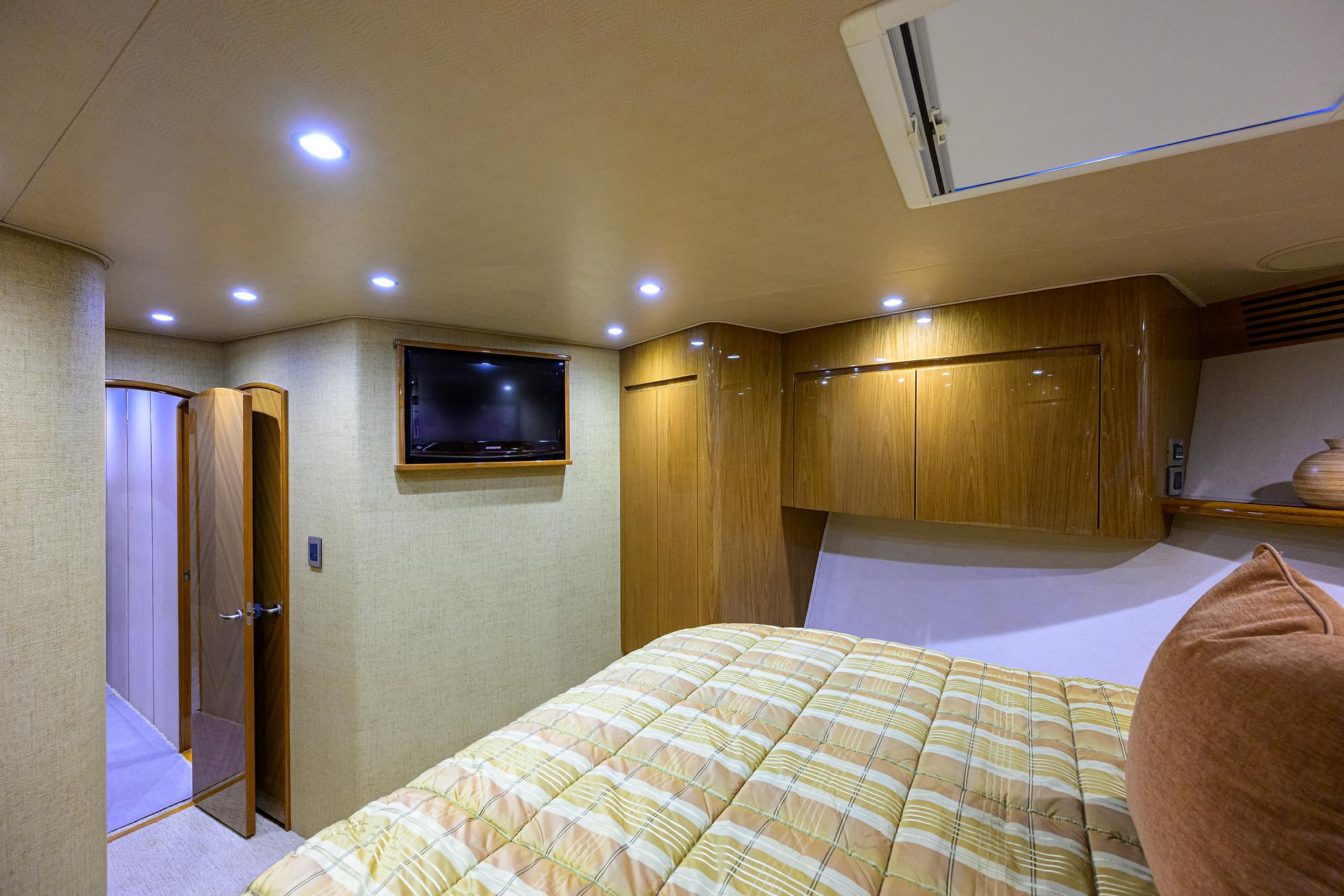 Viking 76 EGARIM - Forward Stateroom Bed & TV