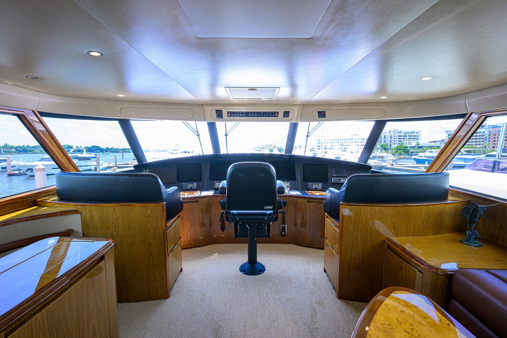 Viking 76 CABALLO GRANDE - Enclosed Flybridge Helm