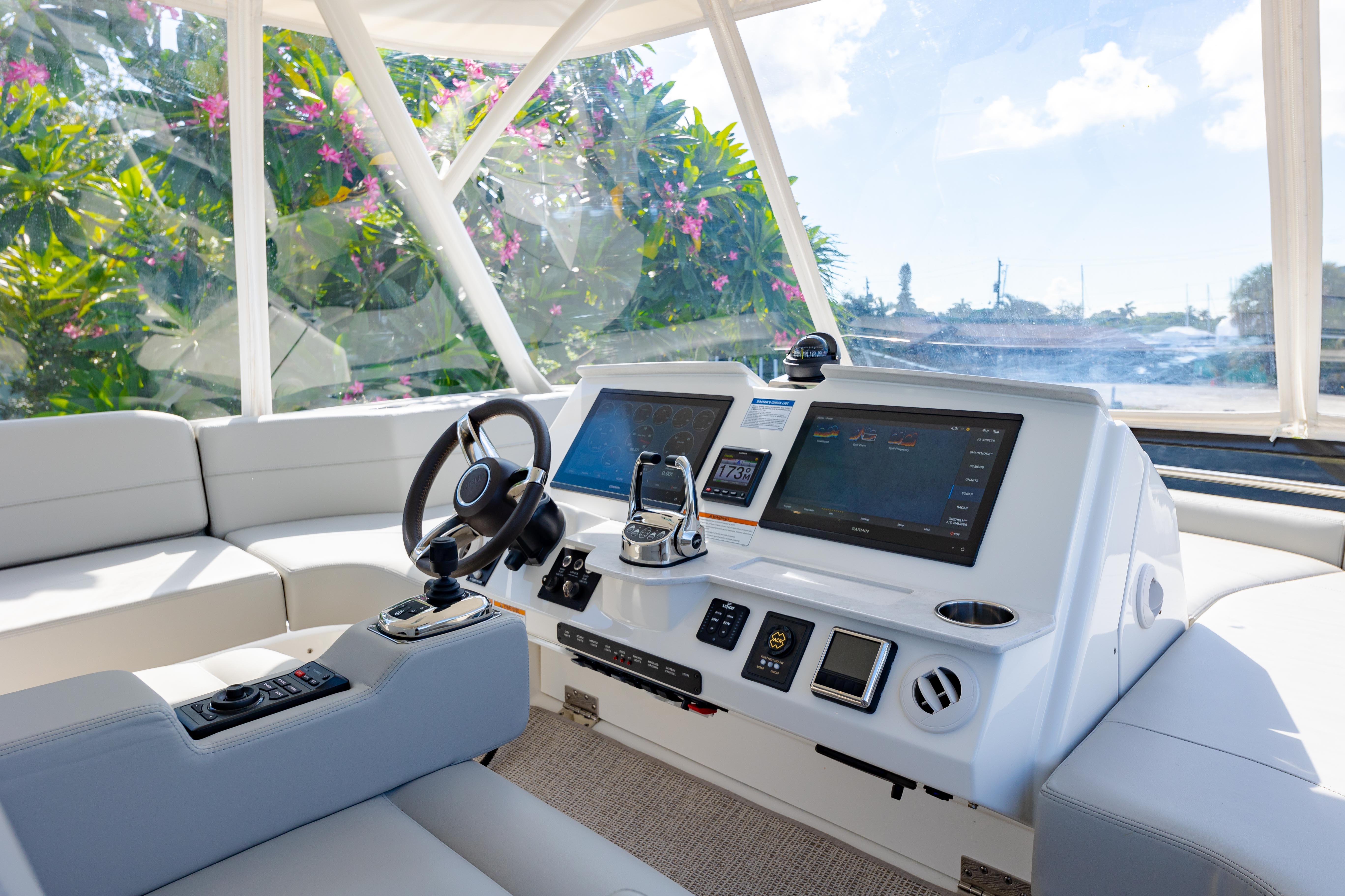 2021 Tiara Yachts 53 Flybridge