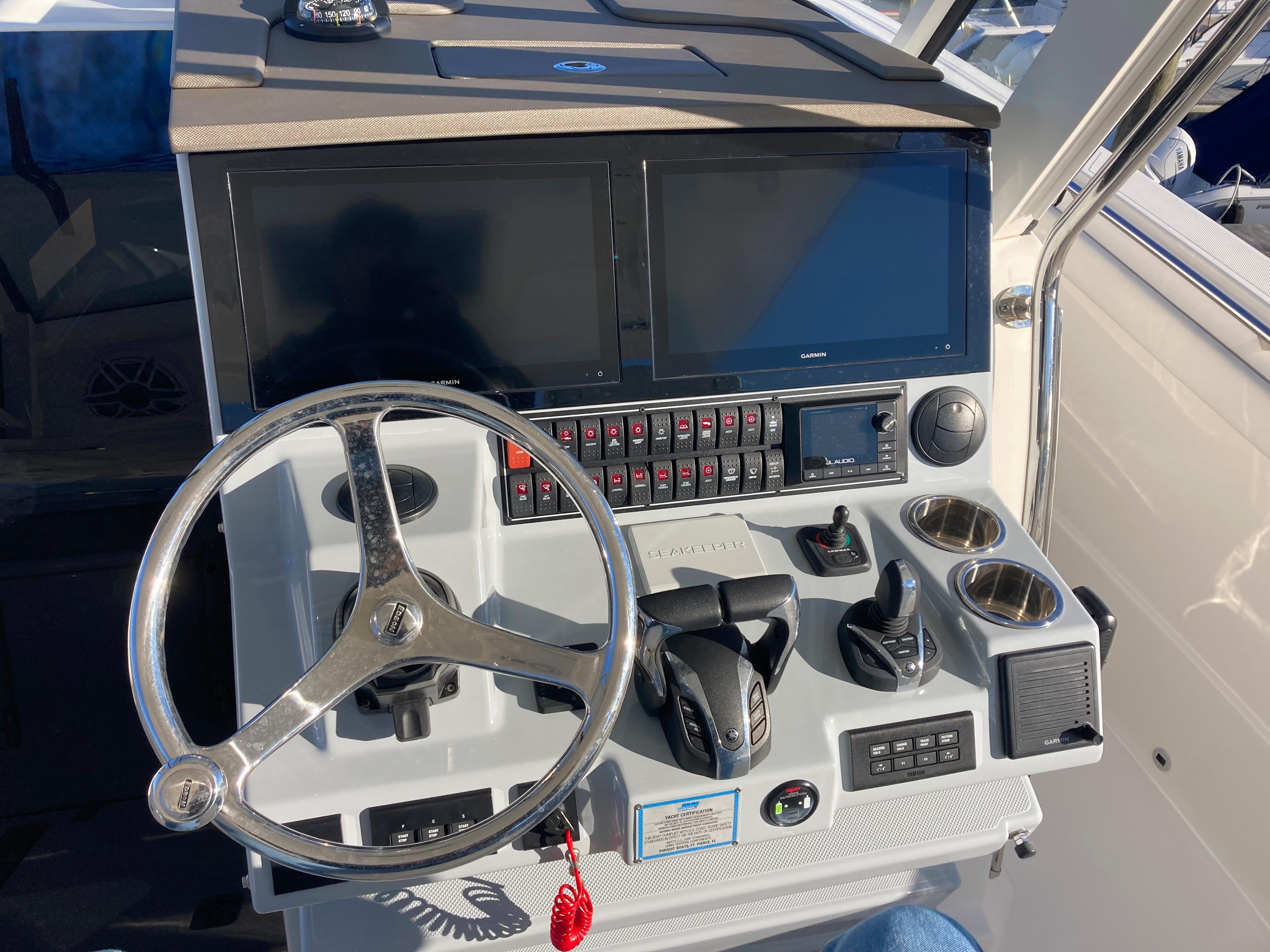 Yacht for Sale 37 Pursuit Yachts Westbrook, CT Denison Yacht Sales