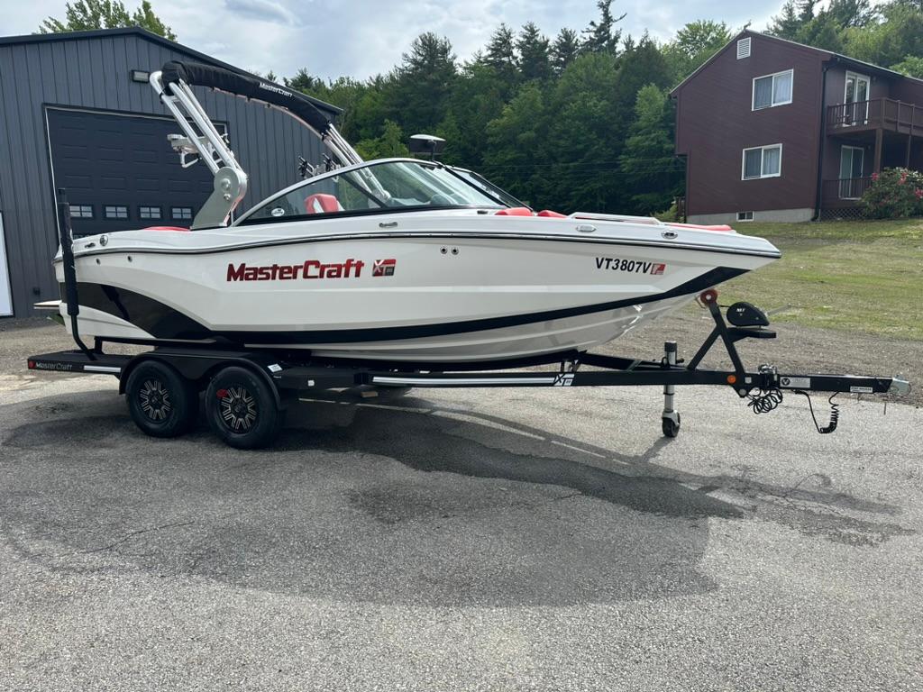 2019 MasterCraft XT20