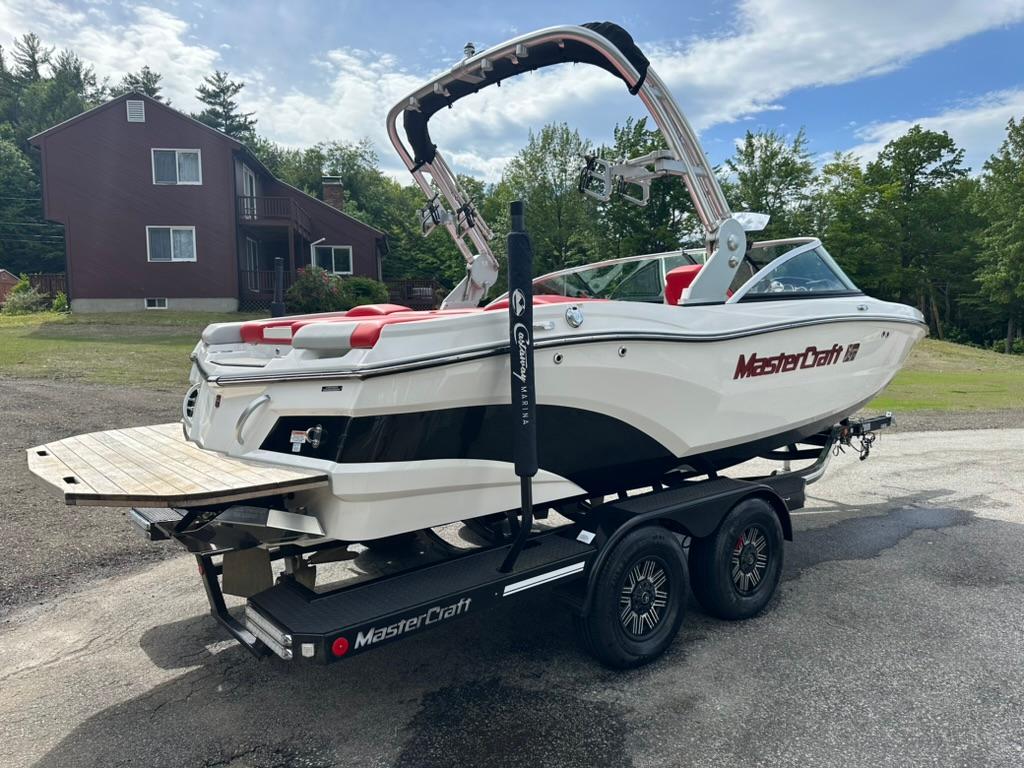 2019 MasterCraft XT20