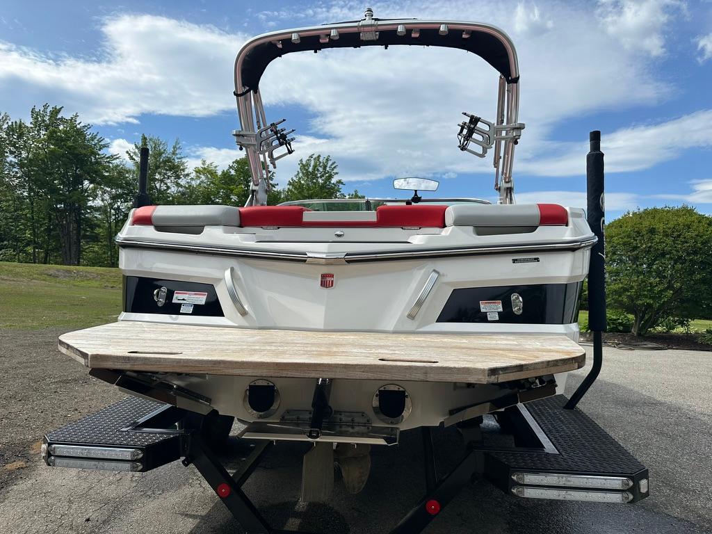 2019 MasterCraft XT20