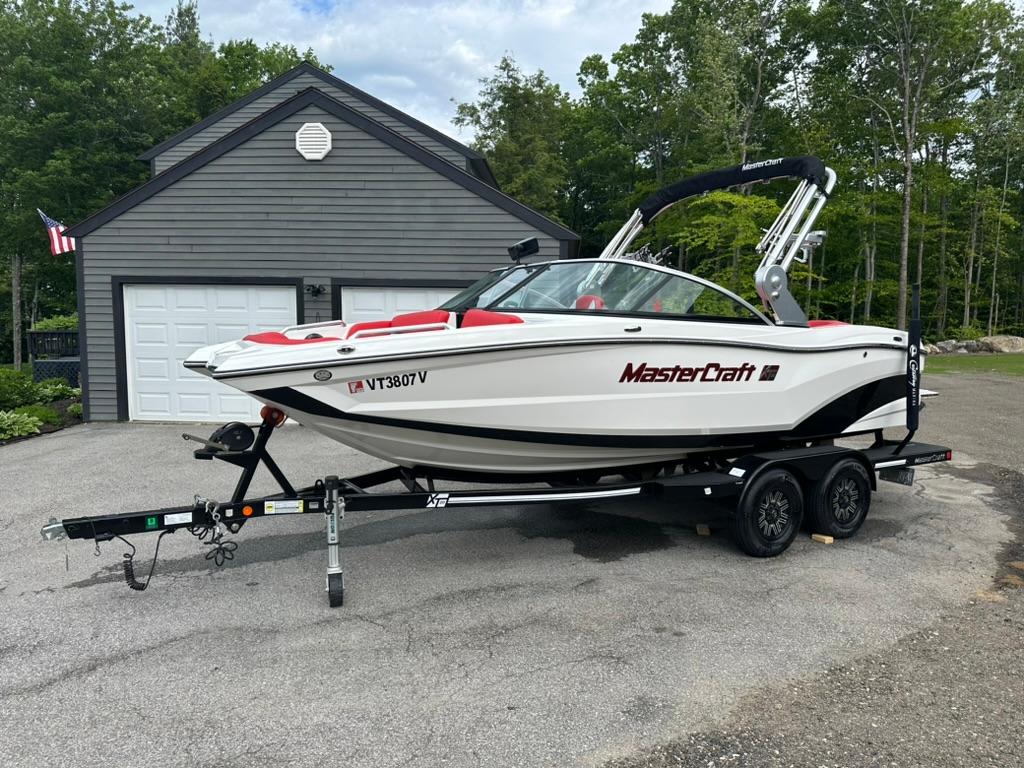 2019 MasterCraft XT20