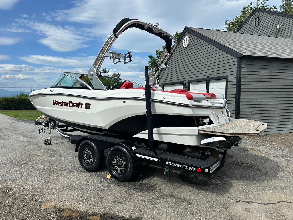 2019 MasterCraft XT20