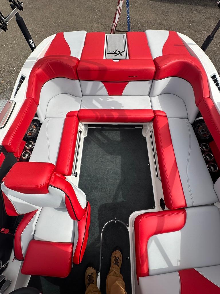 2019 MasterCraft XT20